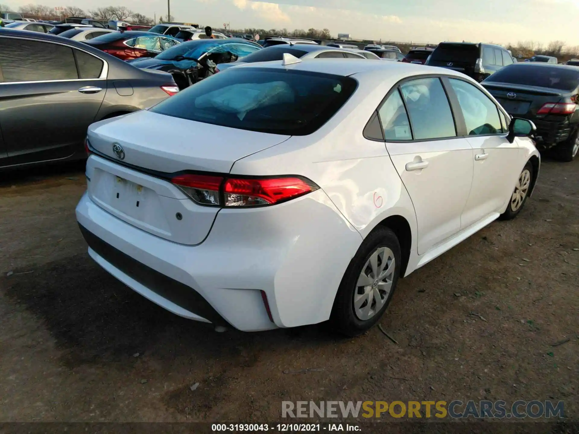 4 Photograph of a damaged car 5YFDPMAE5MP154424 TOYOTA COROLLA 2021