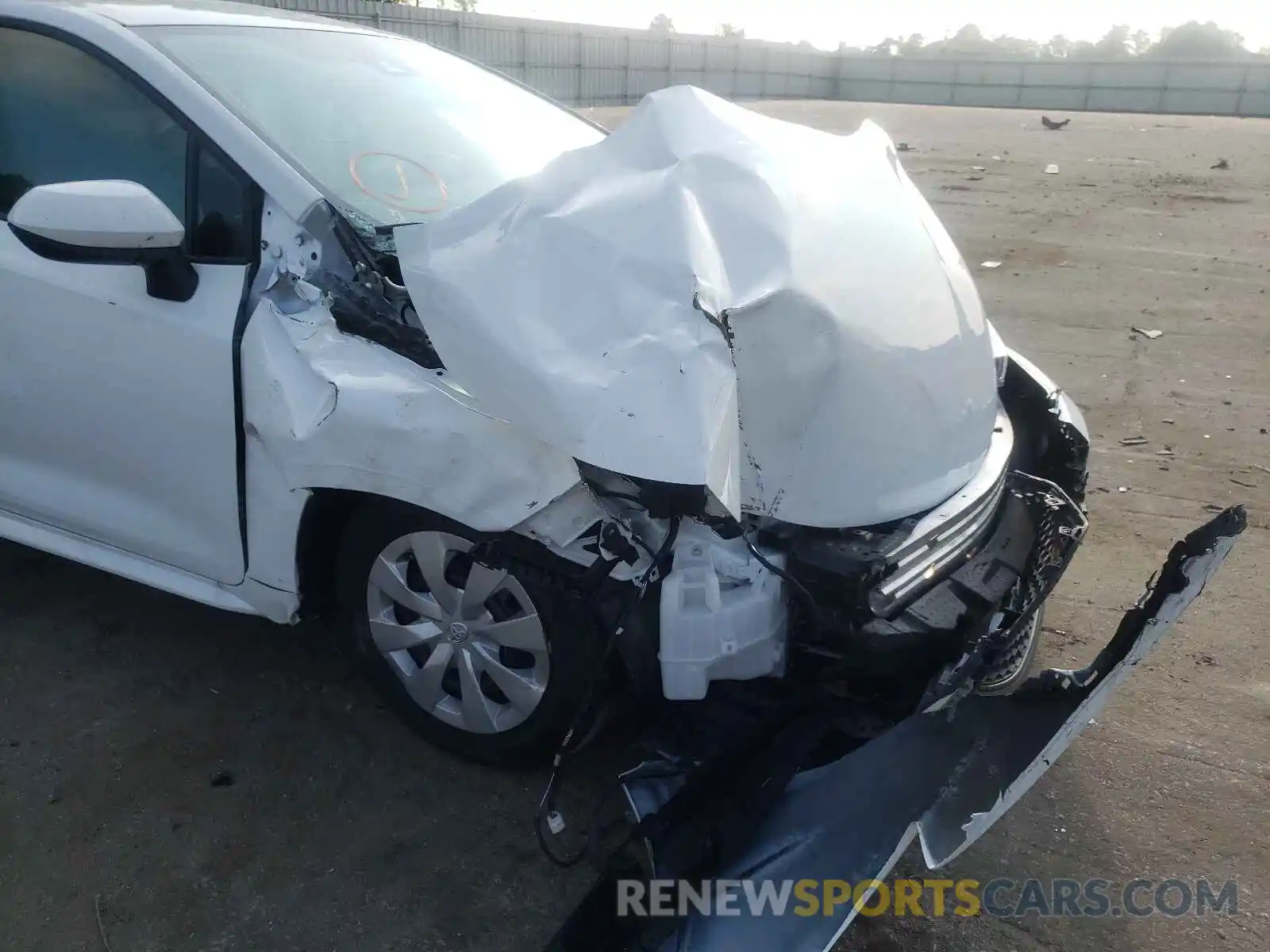 9 Photograph of a damaged car 5YFDPMAEXMP190111 TOYOTA COROLLA 2021