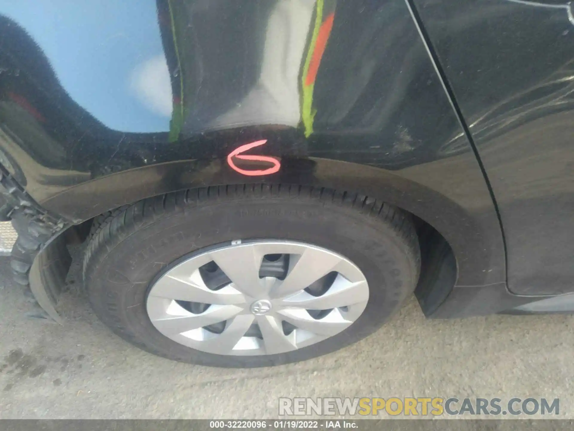 15 Photograph of a damaged car 5YFDPMAEXMP267124 TOYOTA COROLLA 2021