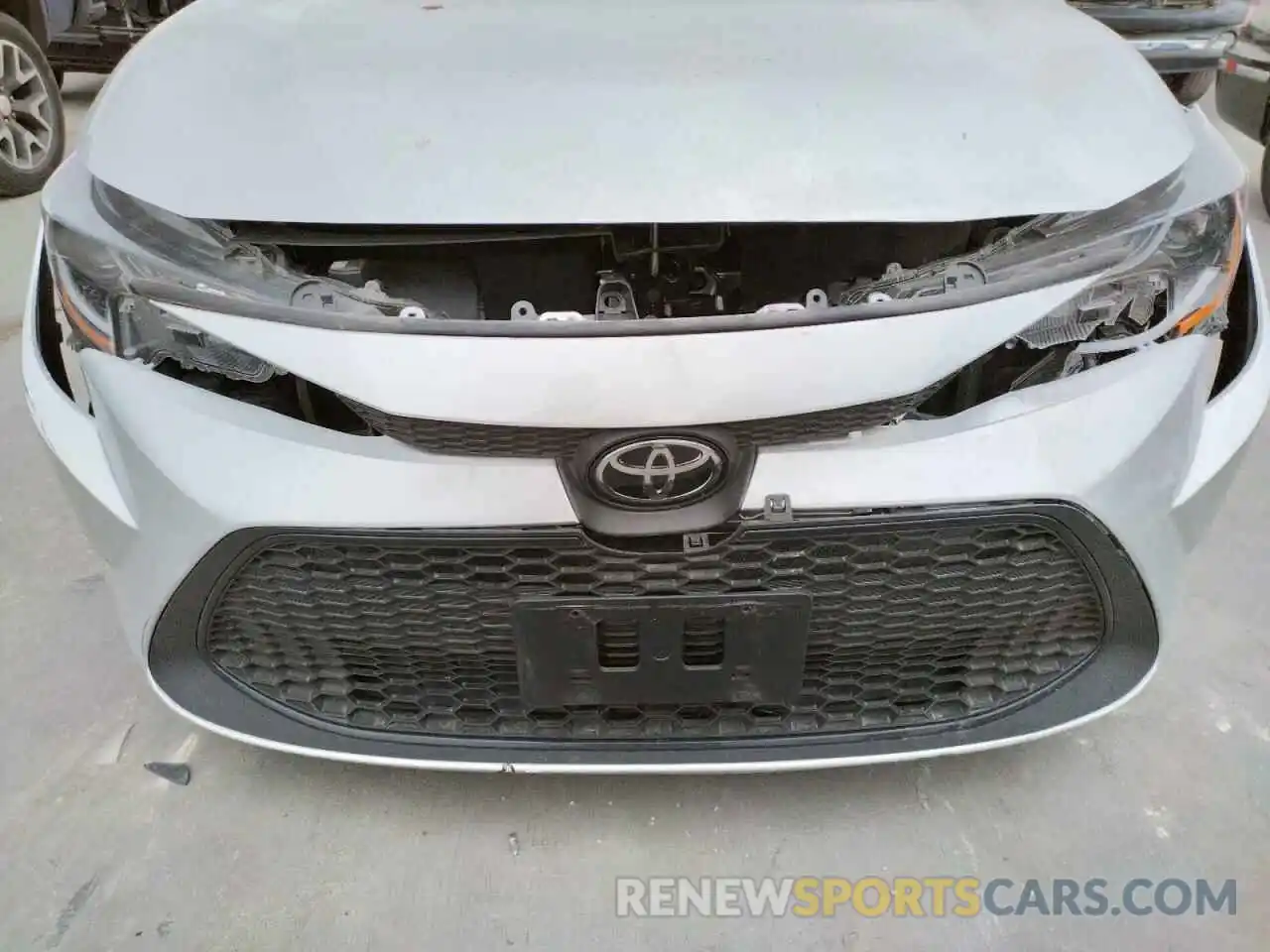 9 Photograph of a damaged car 5YFEPMAE0MP156022 TOYOTA COROLLA 2021