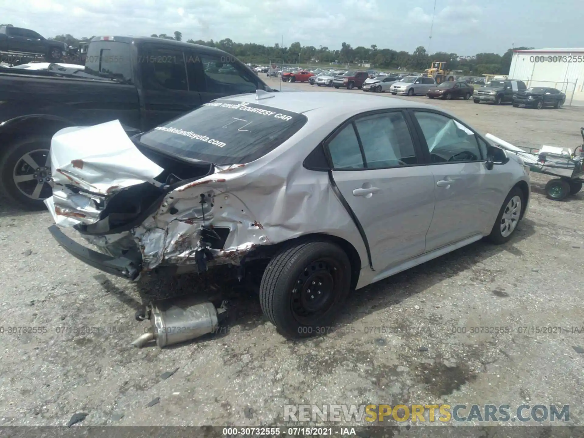 4 Photograph of a damaged car 5YFEPMAE0MP162564 TOYOTA COROLLA 2021