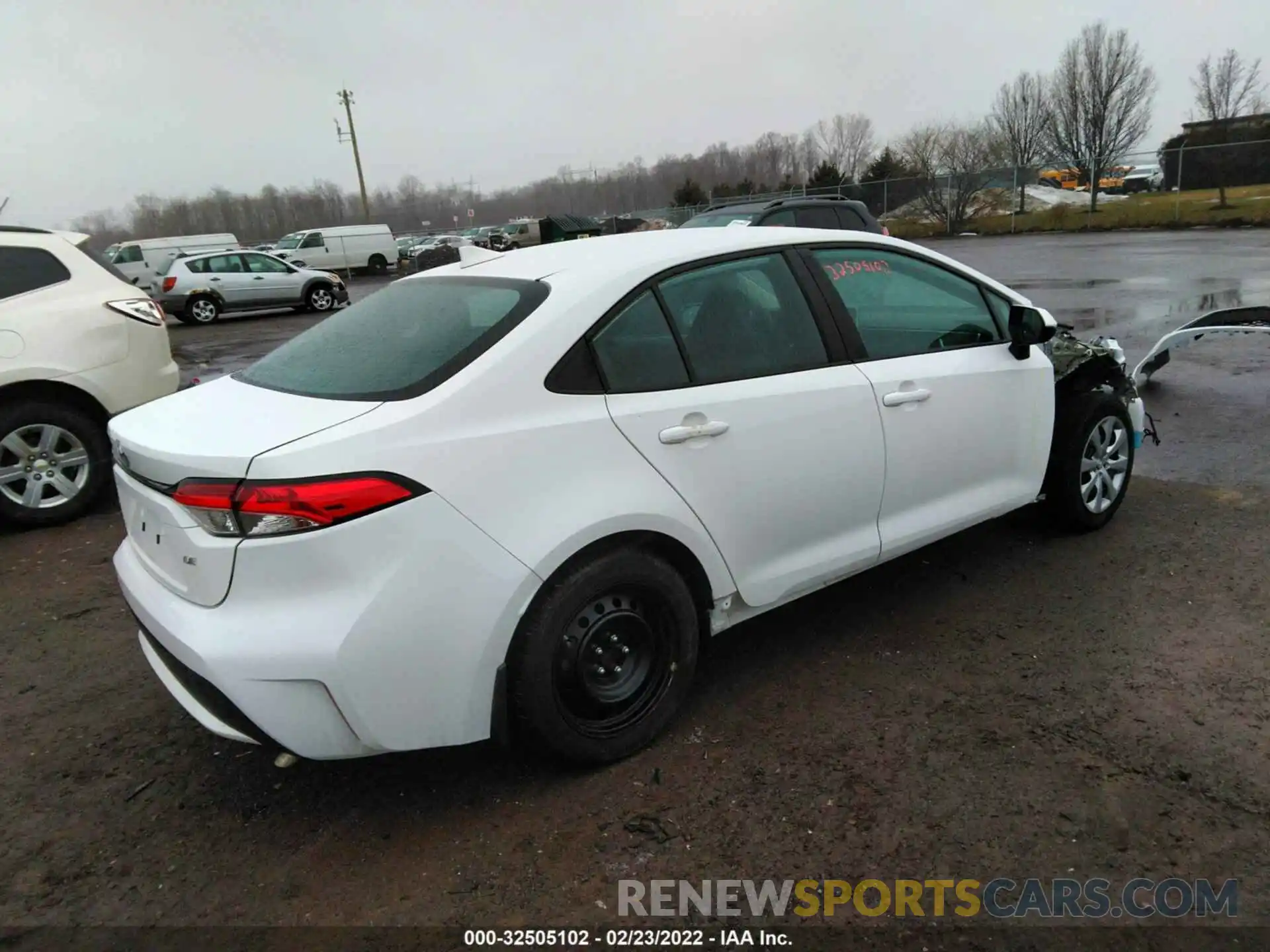 4 Photograph of a damaged car 5YFEPMAE0MP163679 TOYOTA COROLLA 2021