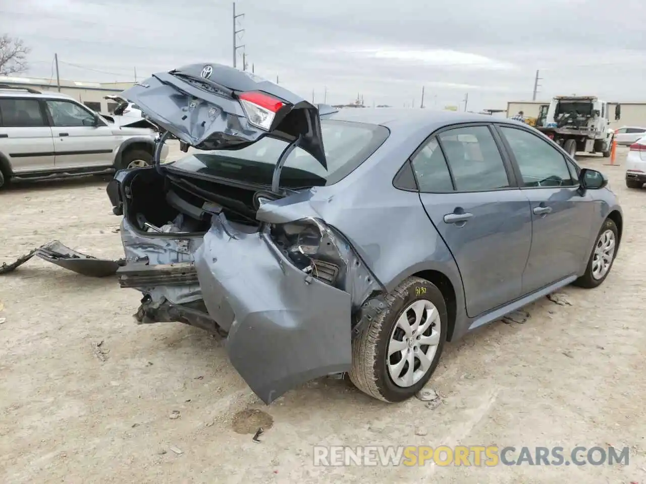 4 Photograph of a damaged car 5YFEPMAE0MP178926 TOYOTA COROLLA 2021