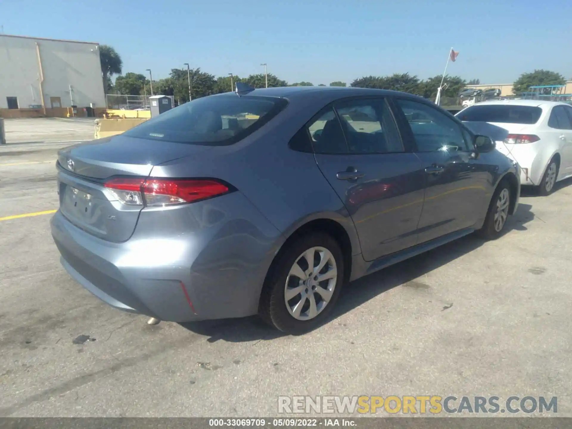 4 Photograph of a damaged car 5YFEPMAE0MP183737 TOYOTA COROLLA 2021