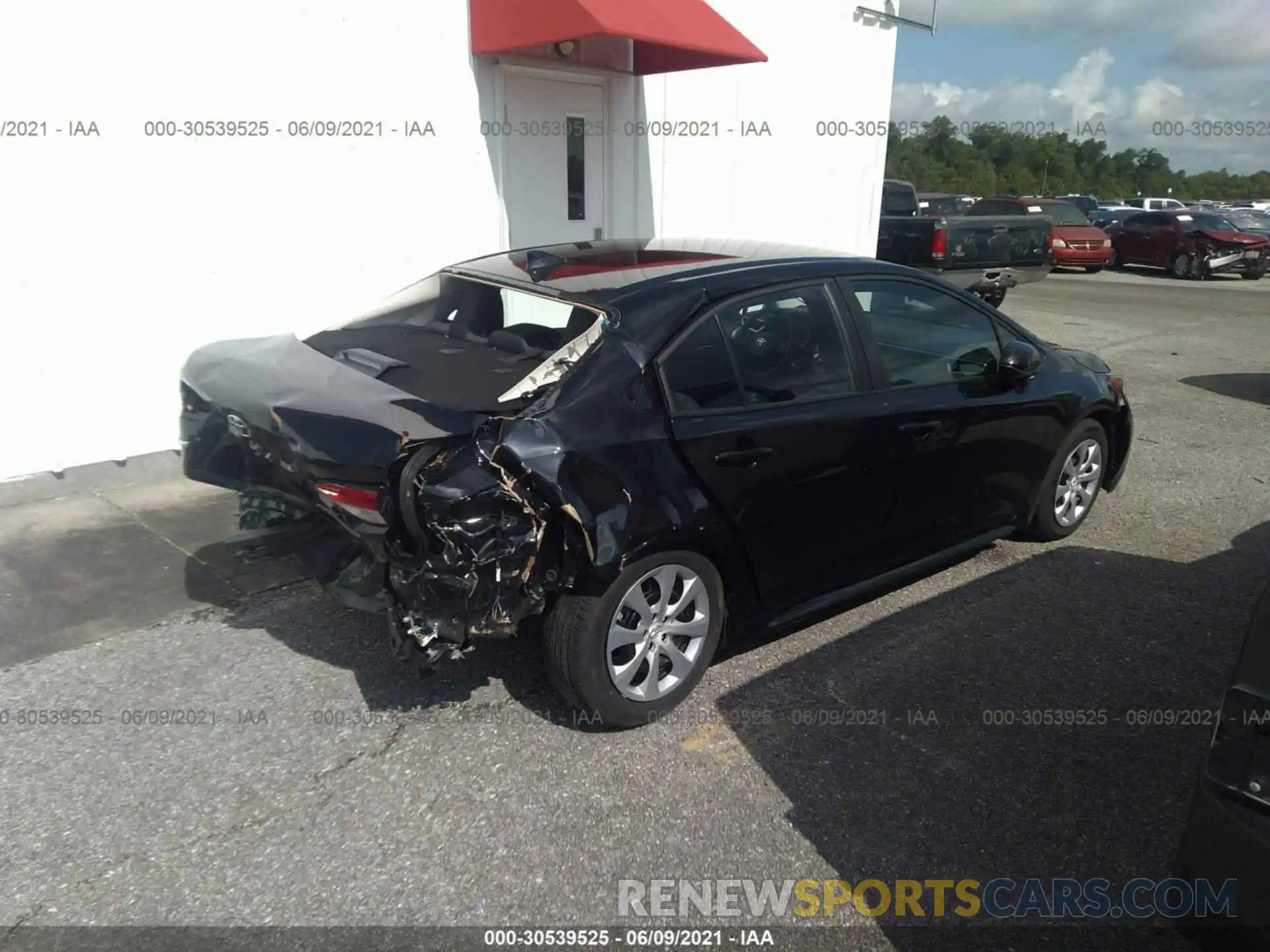 4 Photograph of a damaged car 5YFEPMAE0MP191501 TOYOTA COROLLA 2021