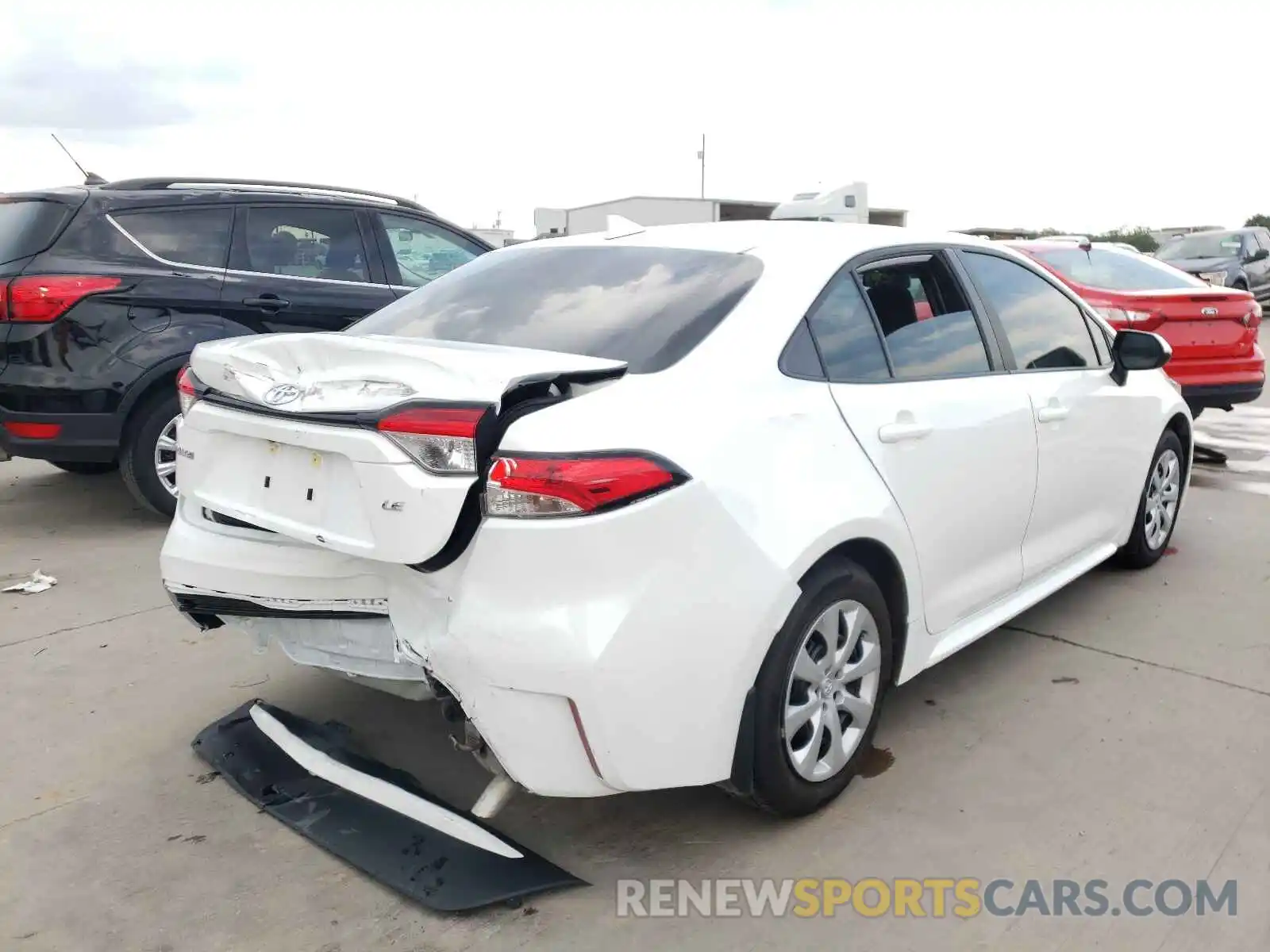 4 Photograph of a damaged car 5YFEPMAE0MP197380 TOYOTA COROLLA 2021