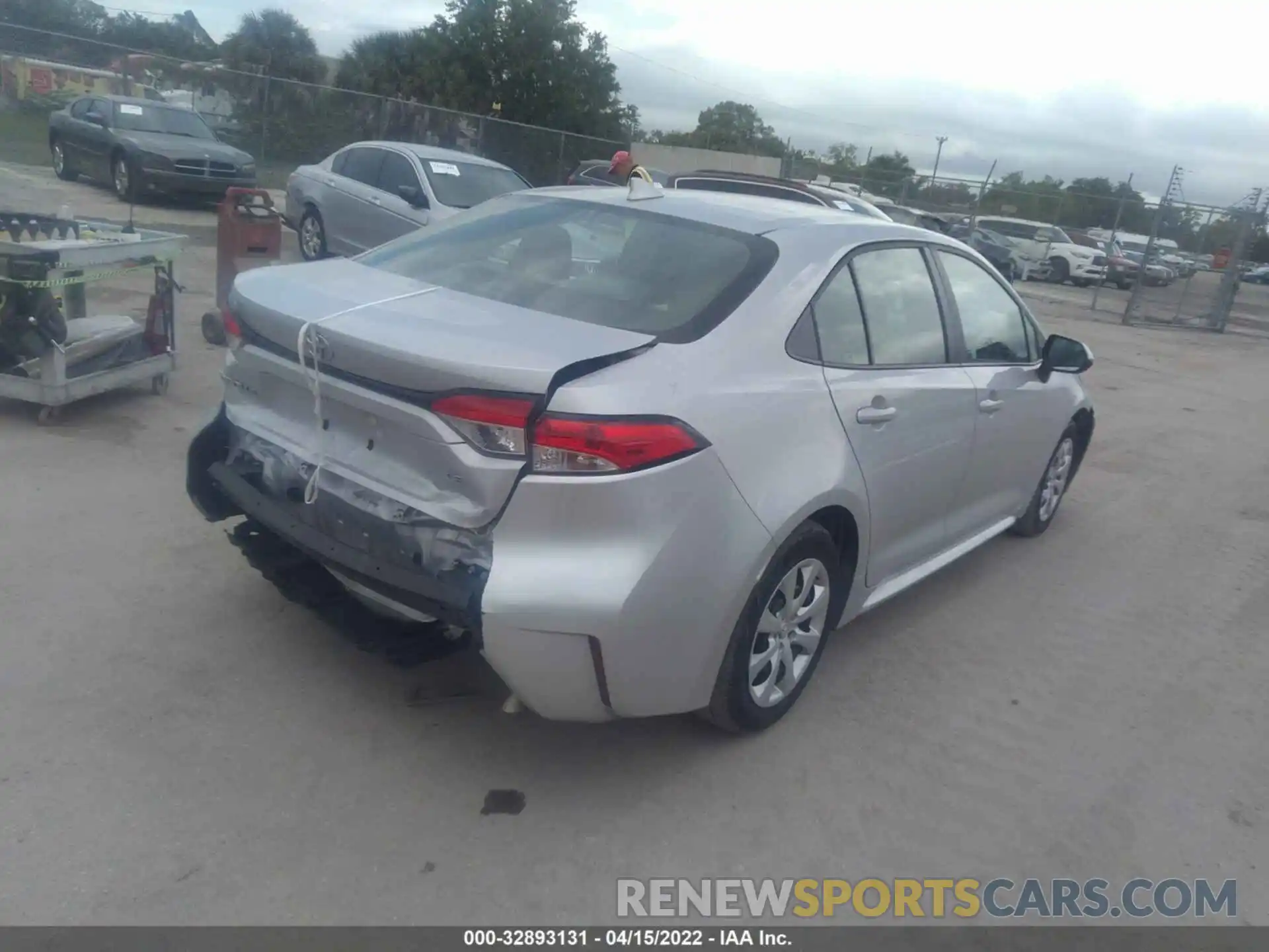 4 Photograph of a damaged car 5YFEPMAE0MP200102 TOYOTA COROLLA 2021