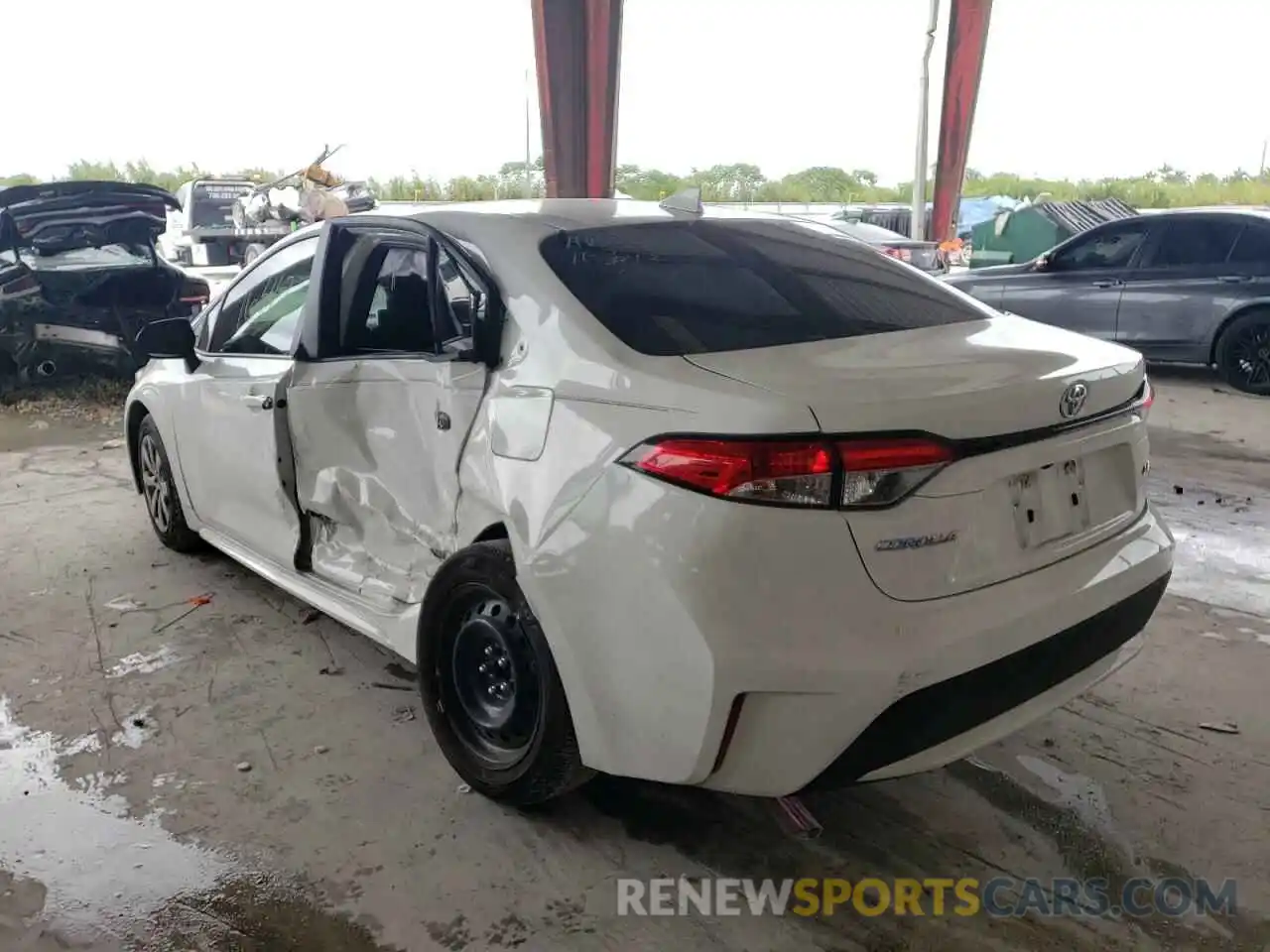 3 Photograph of a damaged car 5YFEPMAE0MP202691 TOYOTA COROLLA 2021