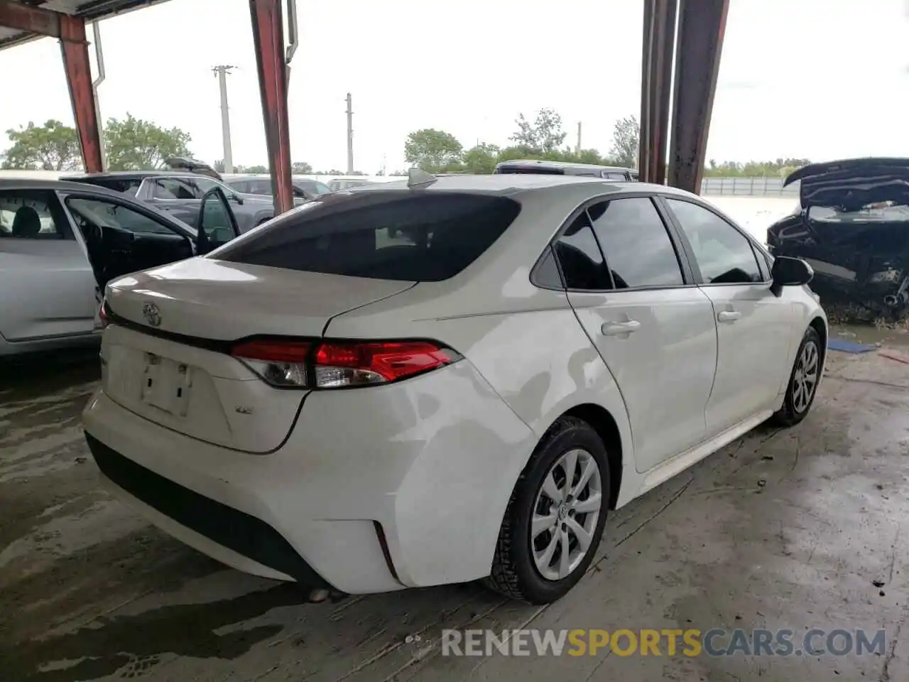 4 Photograph of a damaged car 5YFEPMAE0MP202691 TOYOTA COROLLA 2021