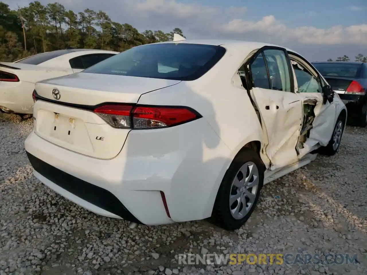 4 Photograph of a damaged car 5YFEPMAE0MP209463 TOYOTA COROLLA 2021