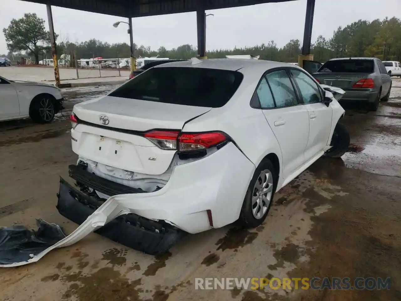 4 Photograph of a damaged car 5YFEPMAE0MP218244 TOYOTA COROLLA 2021