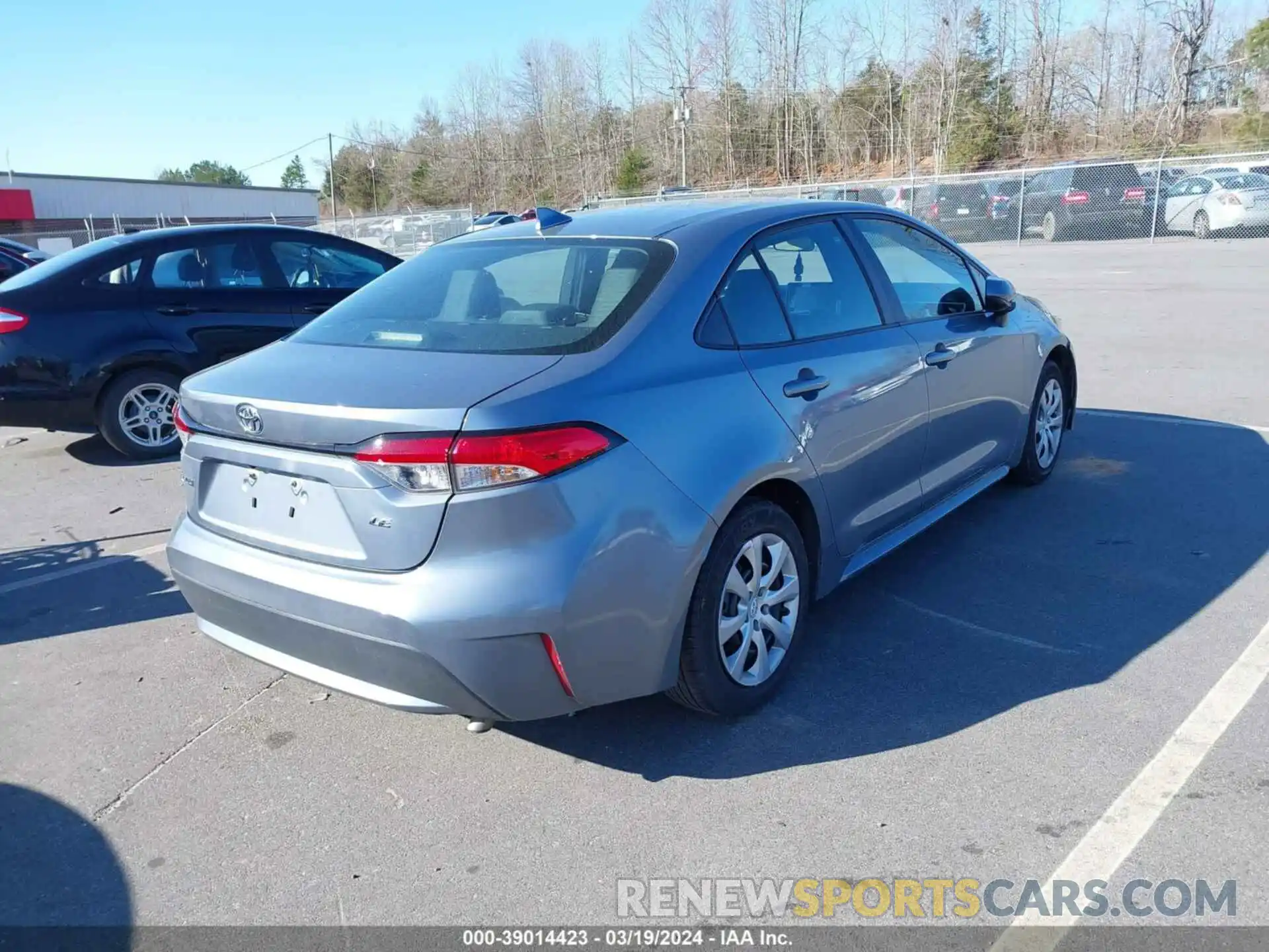 4 Photograph of a damaged car 5YFEPMAE0MP230314 TOYOTA COROLLA 2021