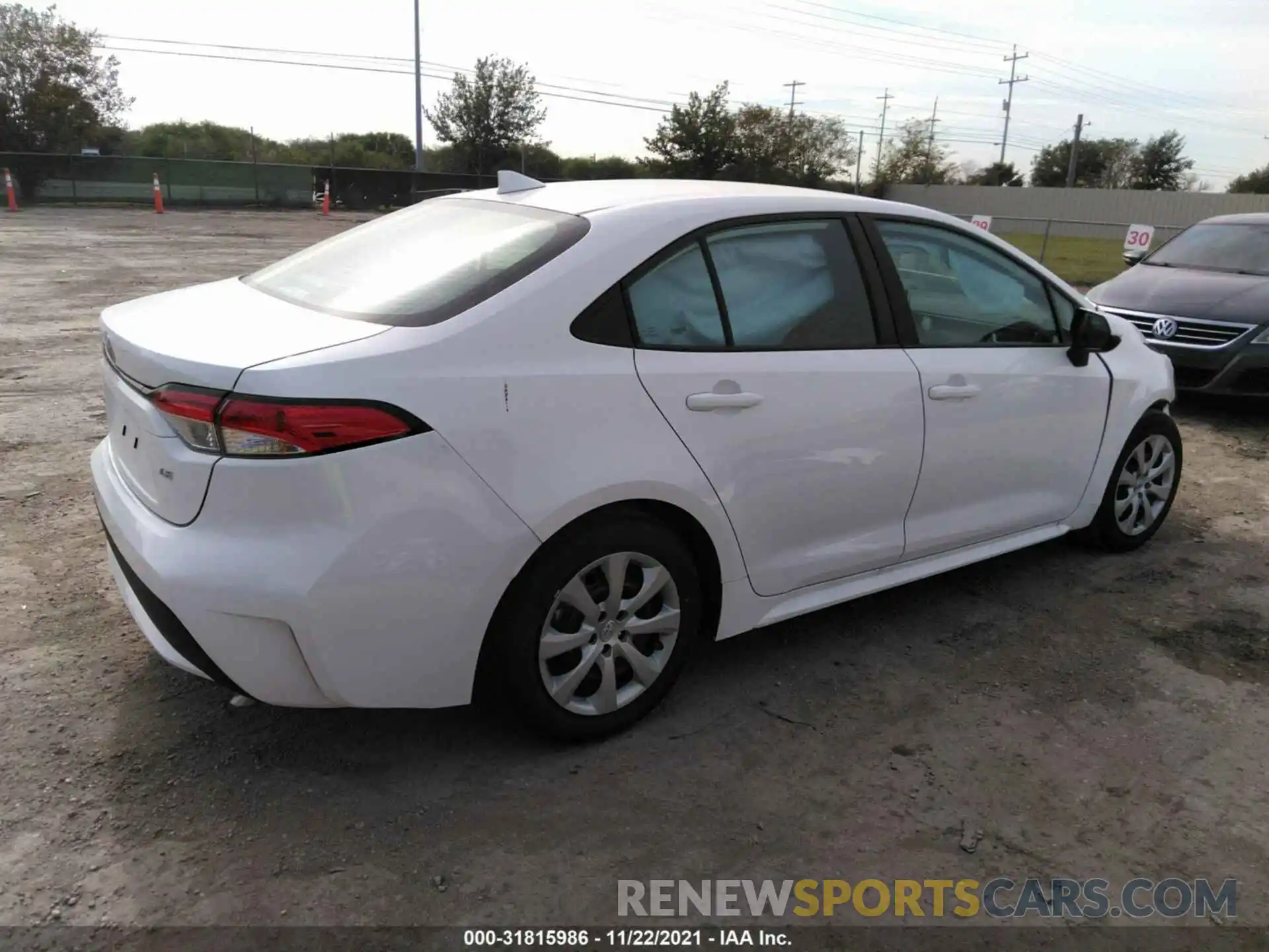 4 Photograph of a damaged car 5YFEPMAE0MP232984 TOYOTA COROLLA 2021