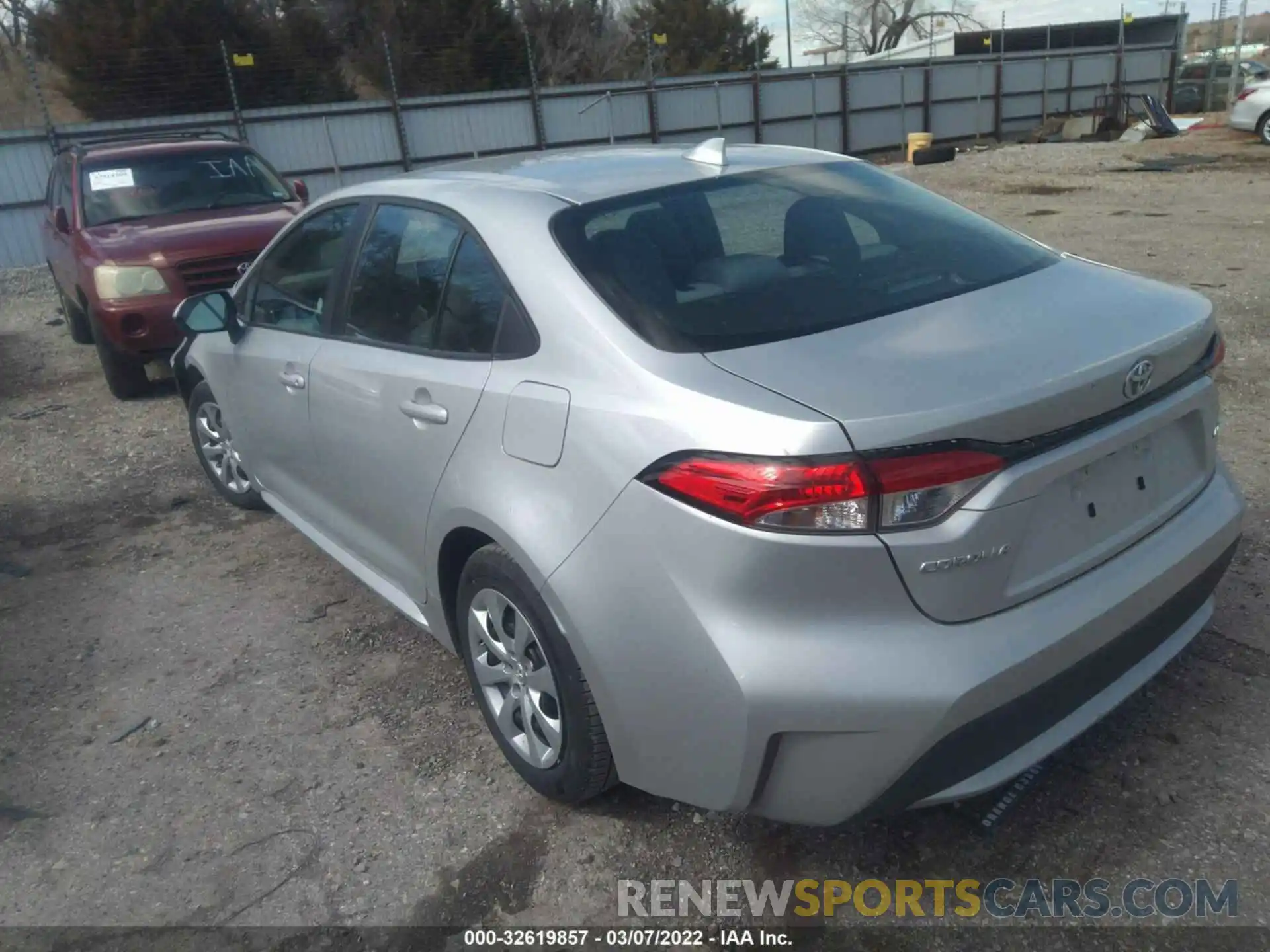 3 Photograph of a damaged car 5YFEPMAE0MP243810 TOYOTA COROLLA 2021