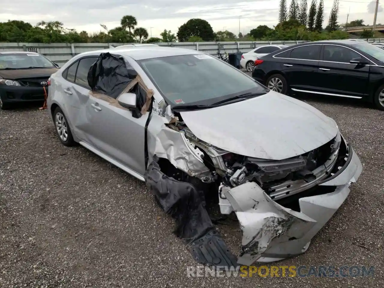 1 Photograph of a damaged car 5YFEPMAE0MP246464 TOYOTA COROLLA 2021