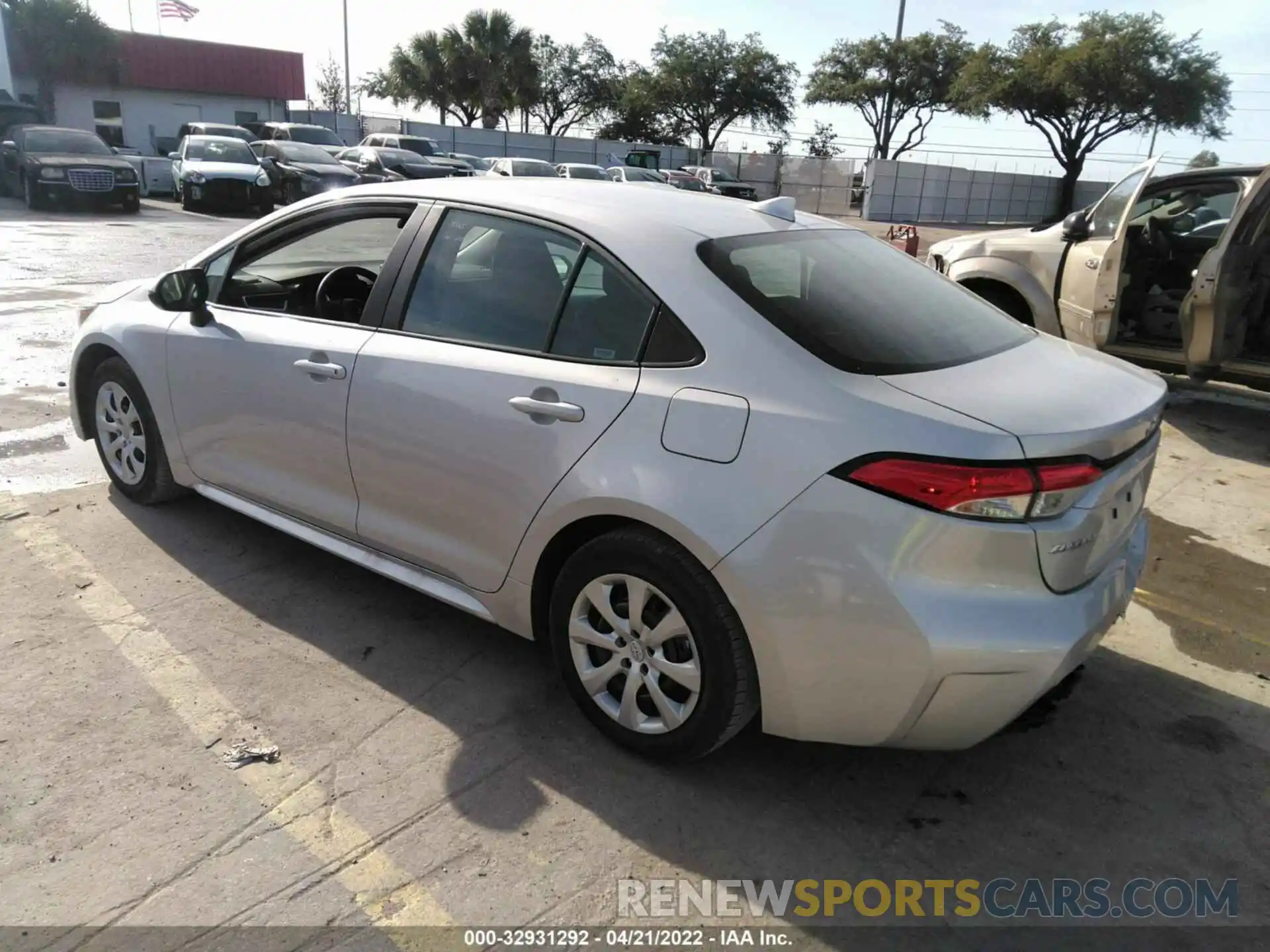 3 Photograph of a damaged car 5YFEPMAE0MP250904 TOYOTA COROLLA 2021