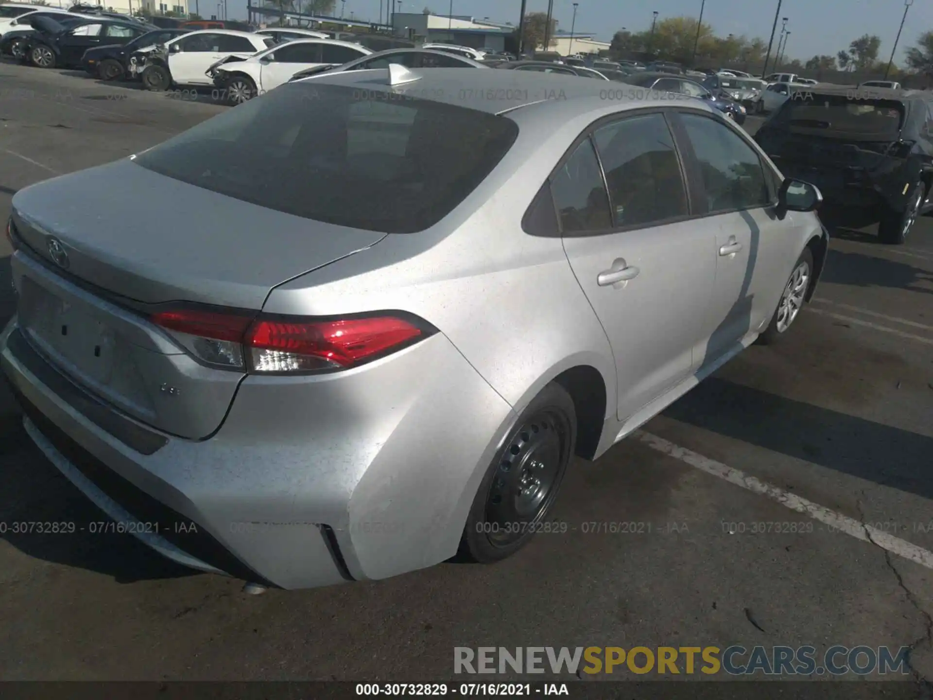 4 Photograph of a damaged car 5YFEPMAE0MP252054 TOYOTA COROLLA 2021