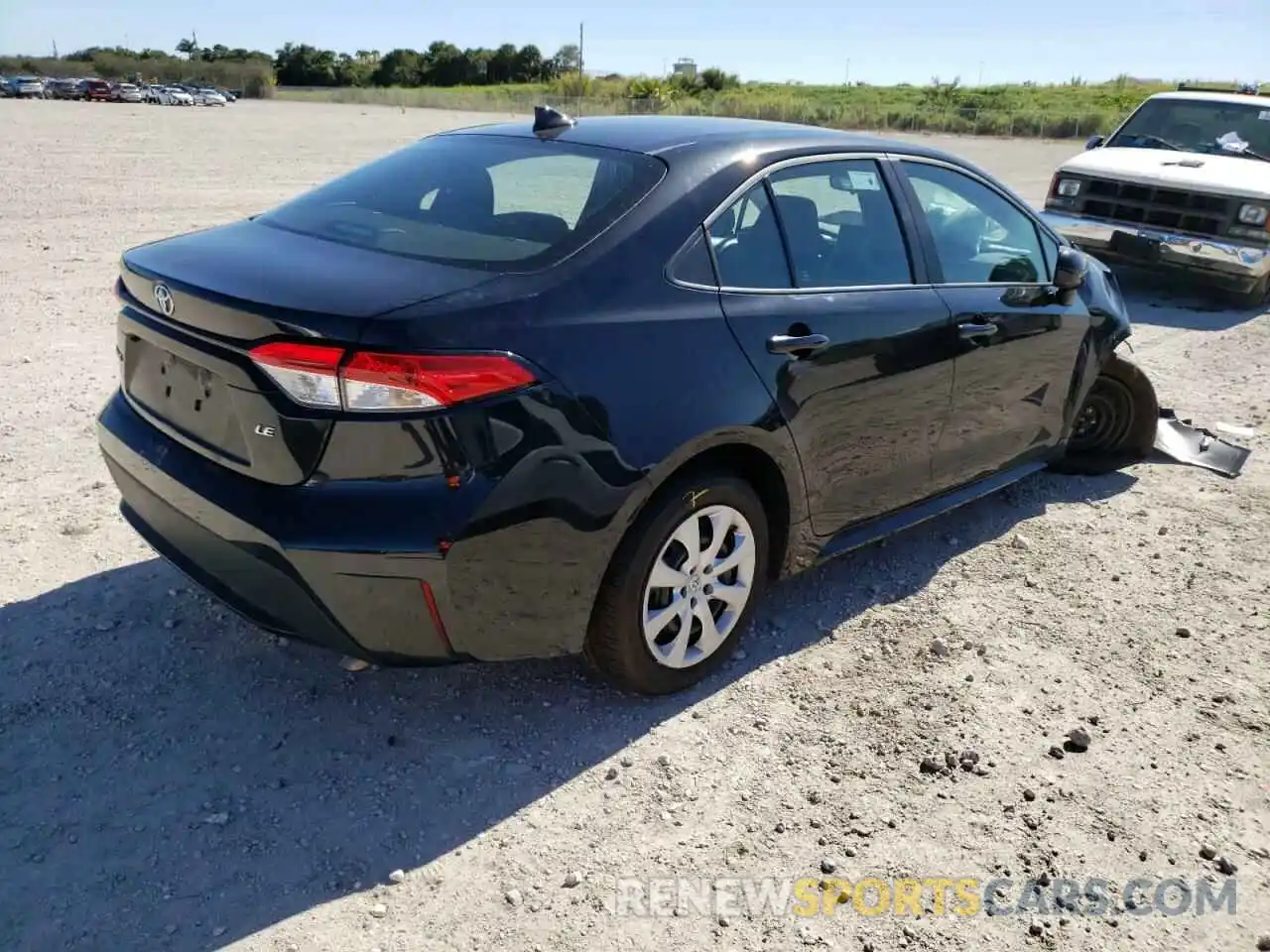 4 Photograph of a damaged car 5YFEPMAE0MP262308 TOYOTA COROLLA 2021