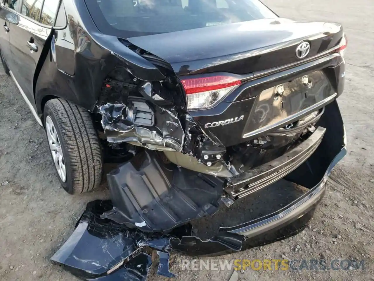 9 Photograph of a damaged car 5YFEPMAE0MP262888 TOYOTA COROLLA 2021