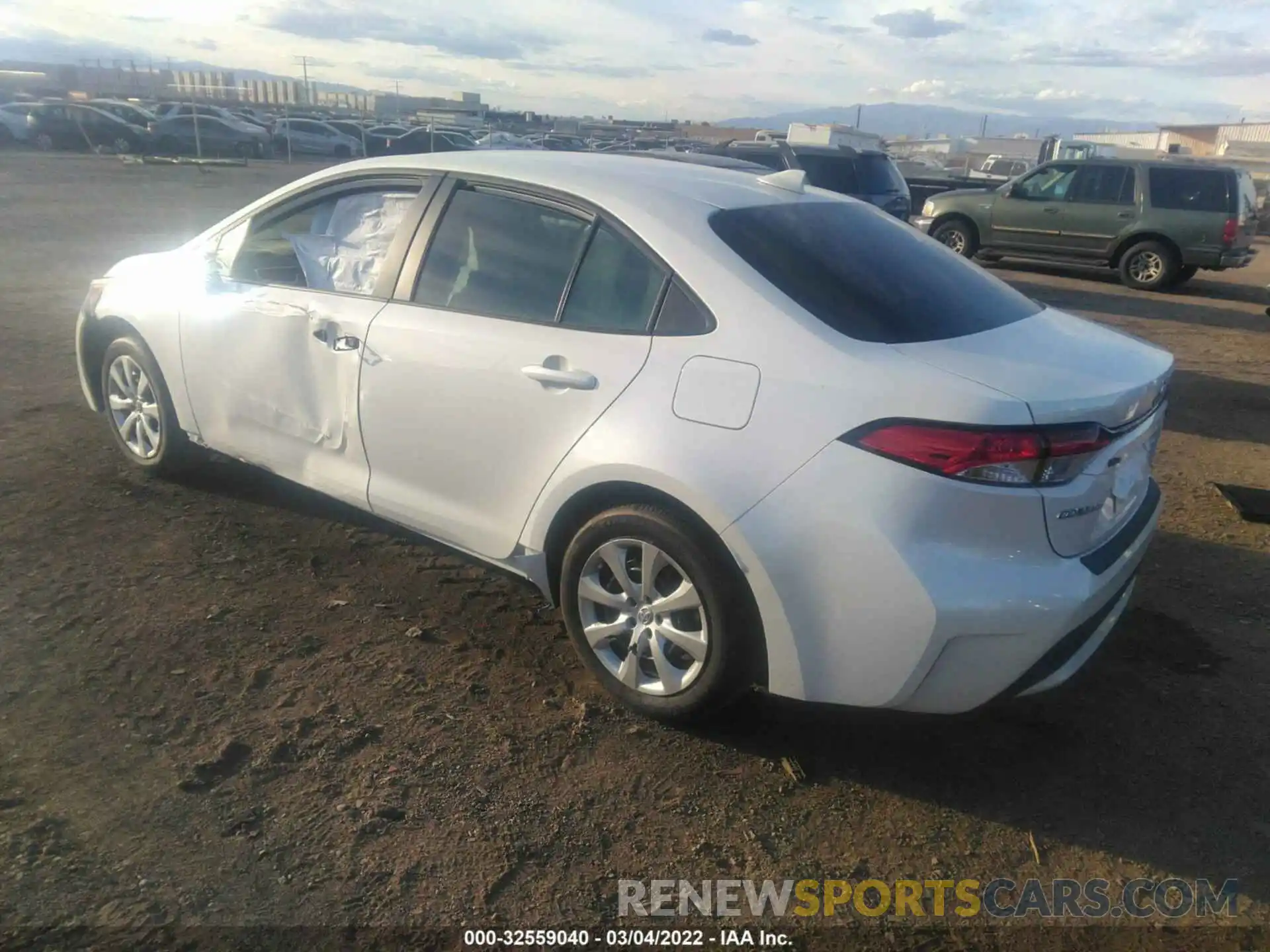 3 Photograph of a damaged car 5YFEPMAE0MP268643 TOYOTA COROLLA 2021