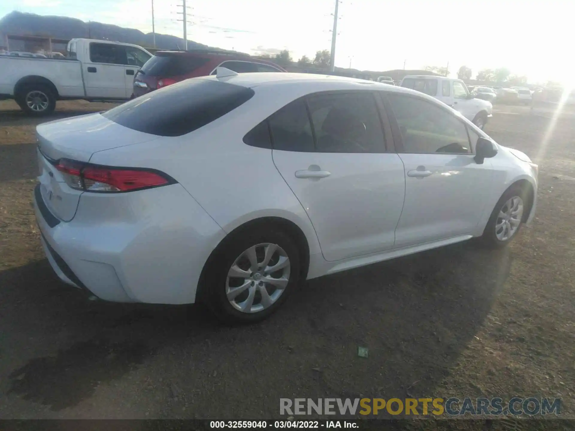 4 Photograph of a damaged car 5YFEPMAE0MP268643 TOYOTA COROLLA 2021