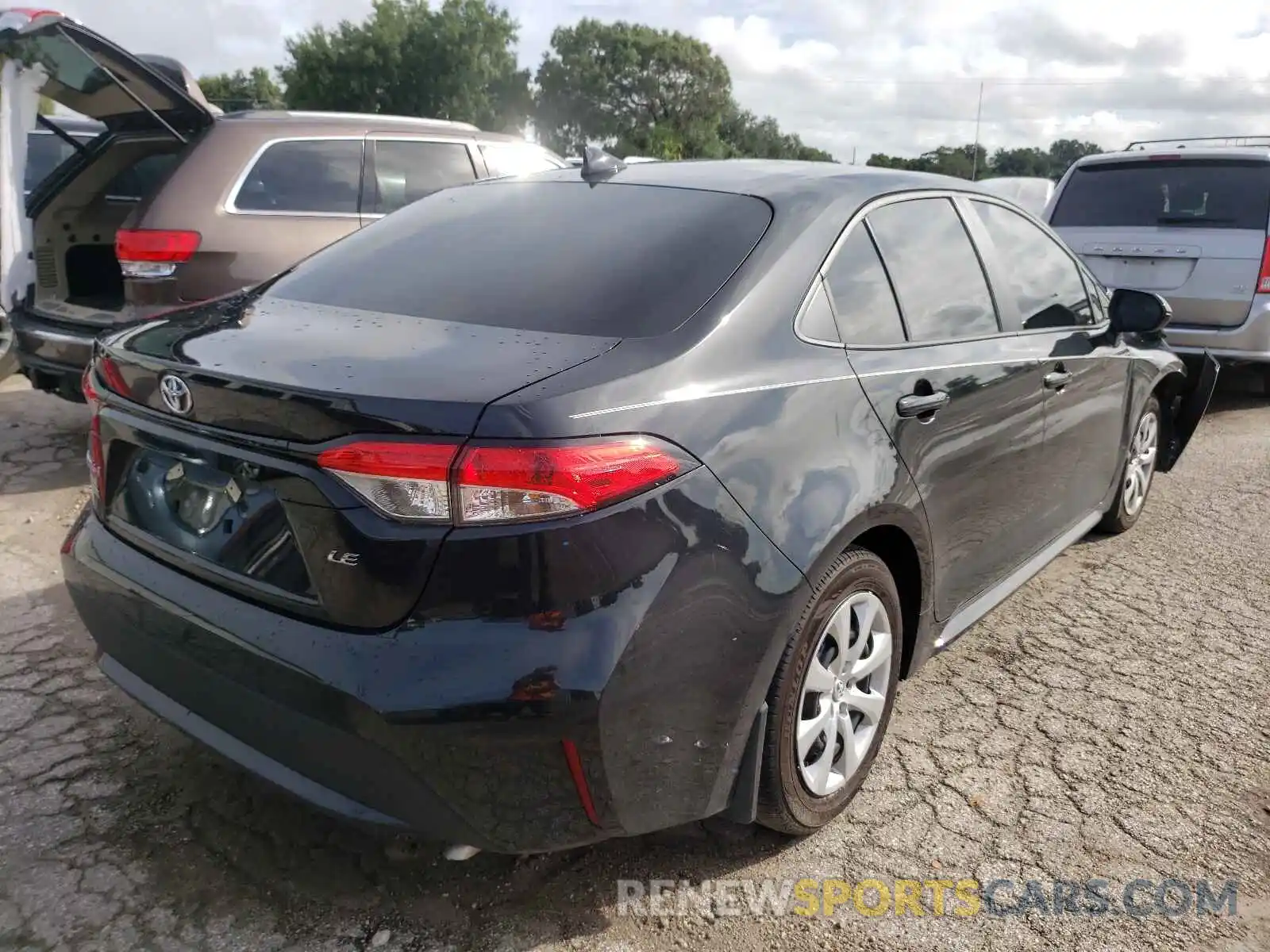 4 Photograph of a damaged car 5YFEPMAE1MP152965 TOYOTA COROLLA 2021