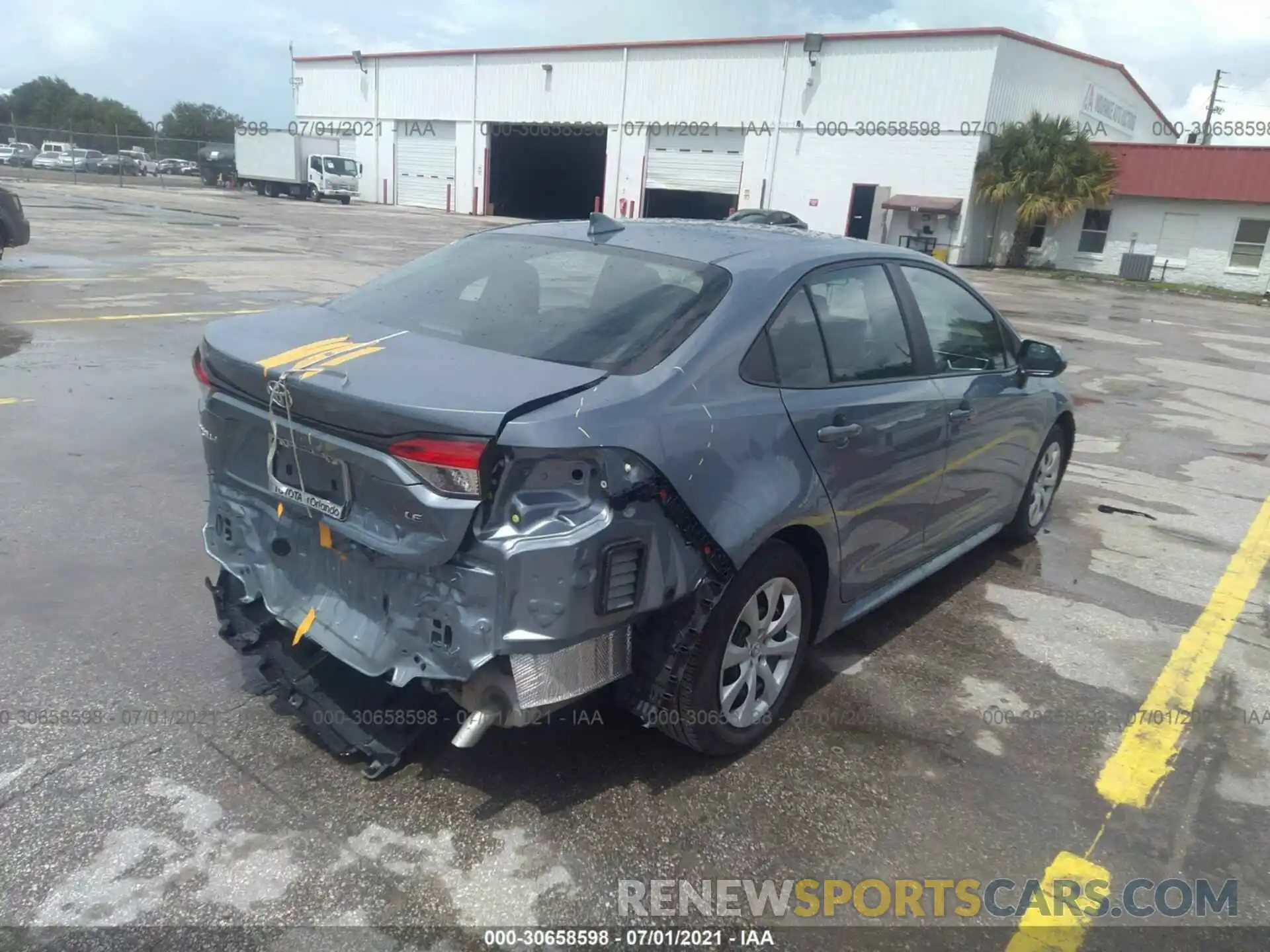 4 Photograph of a damaged car 5YFEPMAE1MP157664 TOYOTA COROLLA 2021