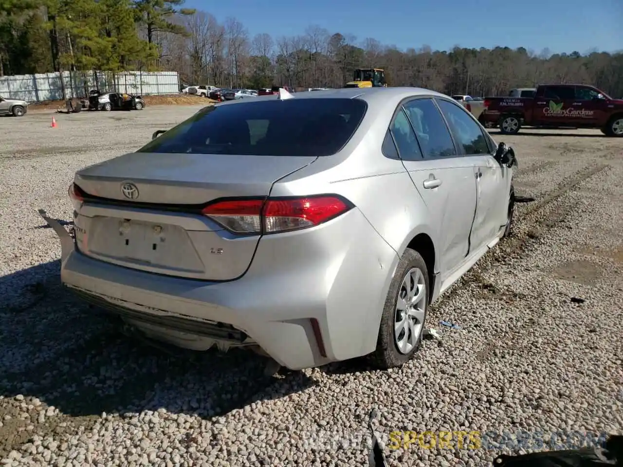 4 Photograph of a damaged car 5YFEPMAE1MP157955 TOYOTA COROLLA 2021