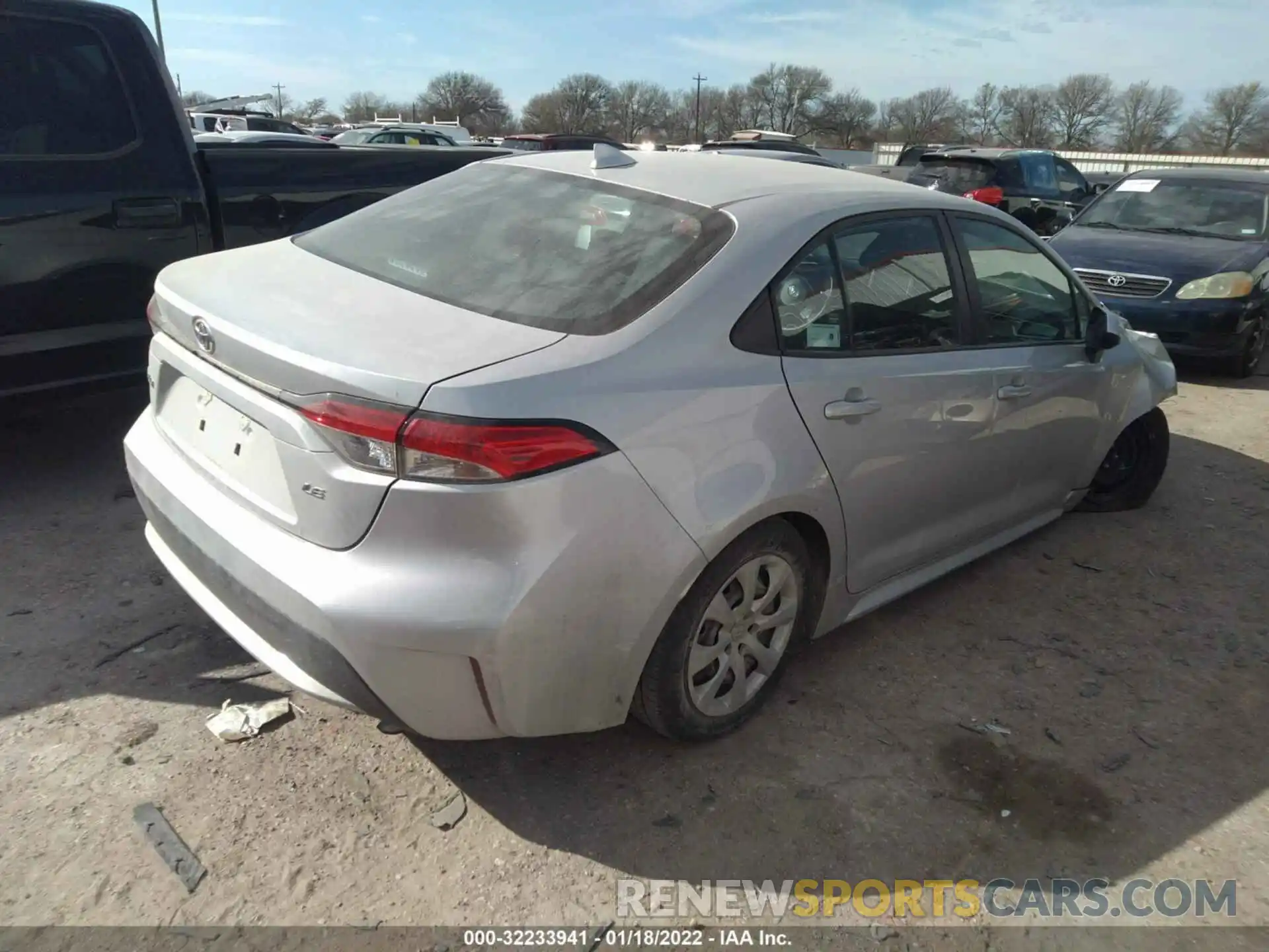 4 Photograph of a damaged car 5YFEPMAE1MP164727 TOYOTA COROLLA 2021