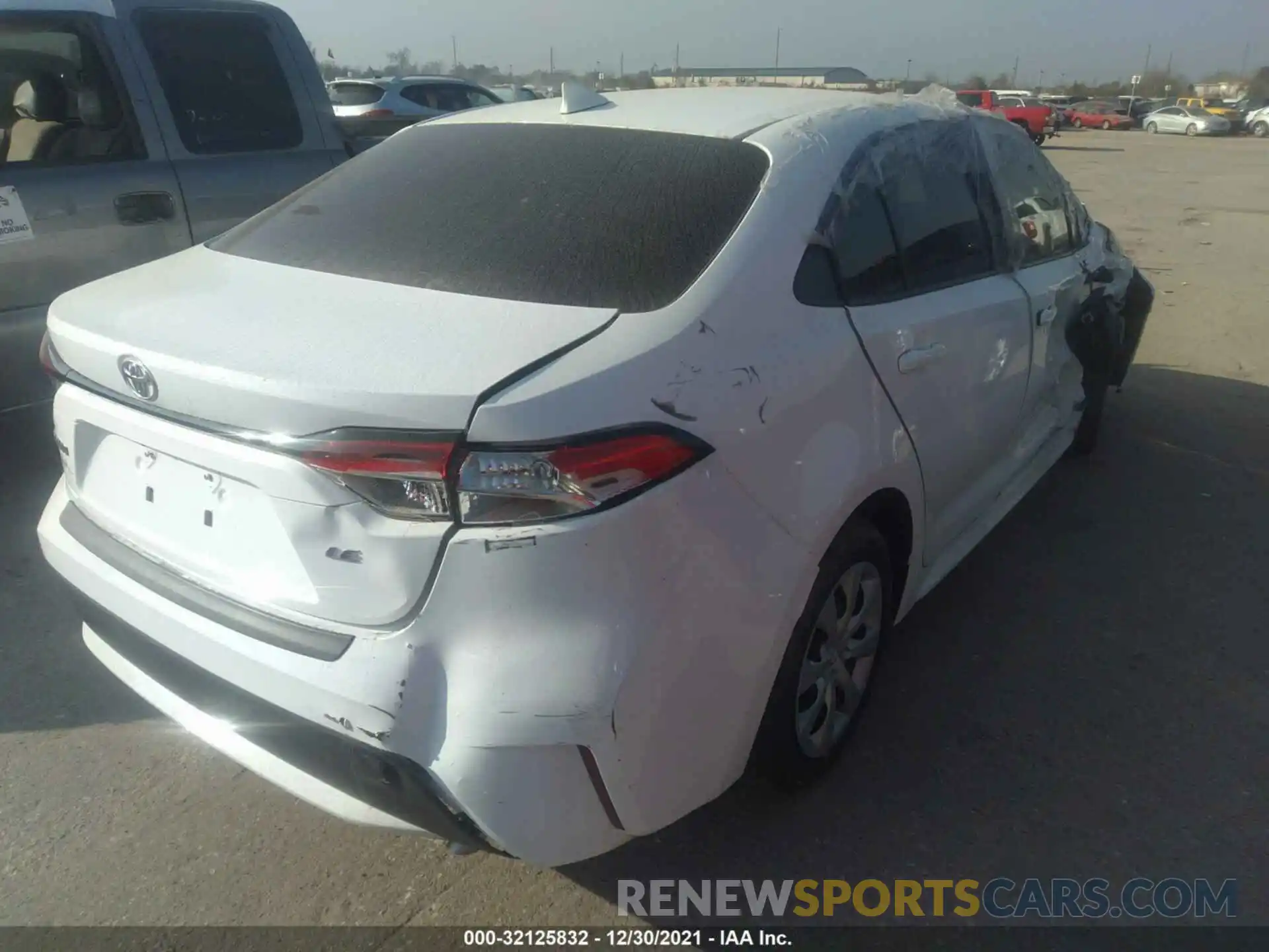 4 Photograph of a damaged car 5YFEPMAE1MP168177 TOYOTA COROLLA 2021