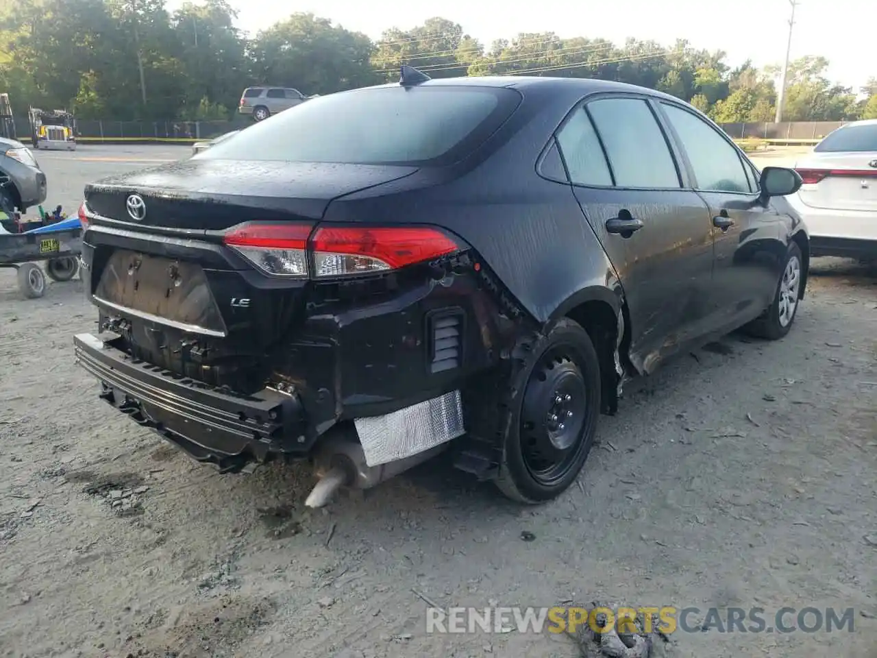 4 Photograph of a damaged car 5YFEPMAE1MP177347 TOYOTA COROLLA 2021