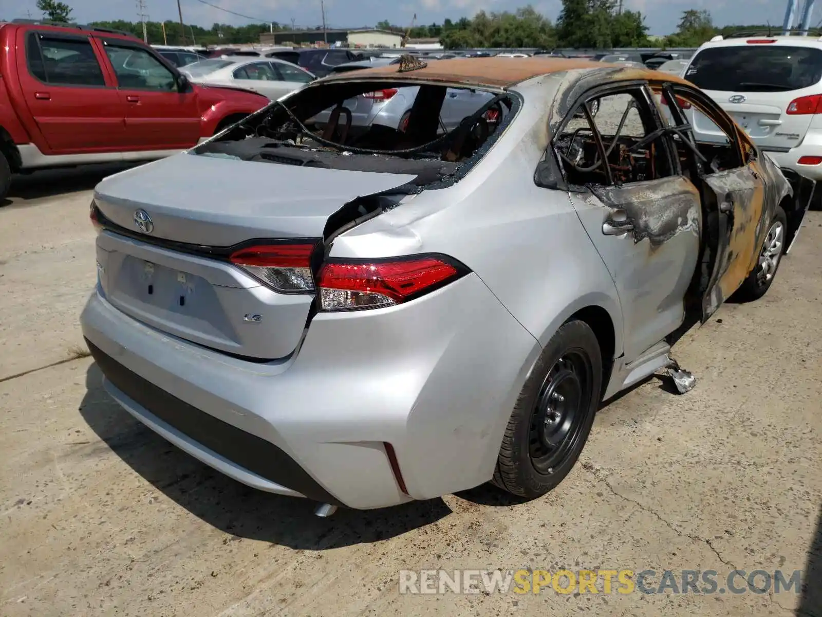 4 Photograph of a damaged car 5YFEPMAE1MP180300 TOYOTA COROLLA 2021