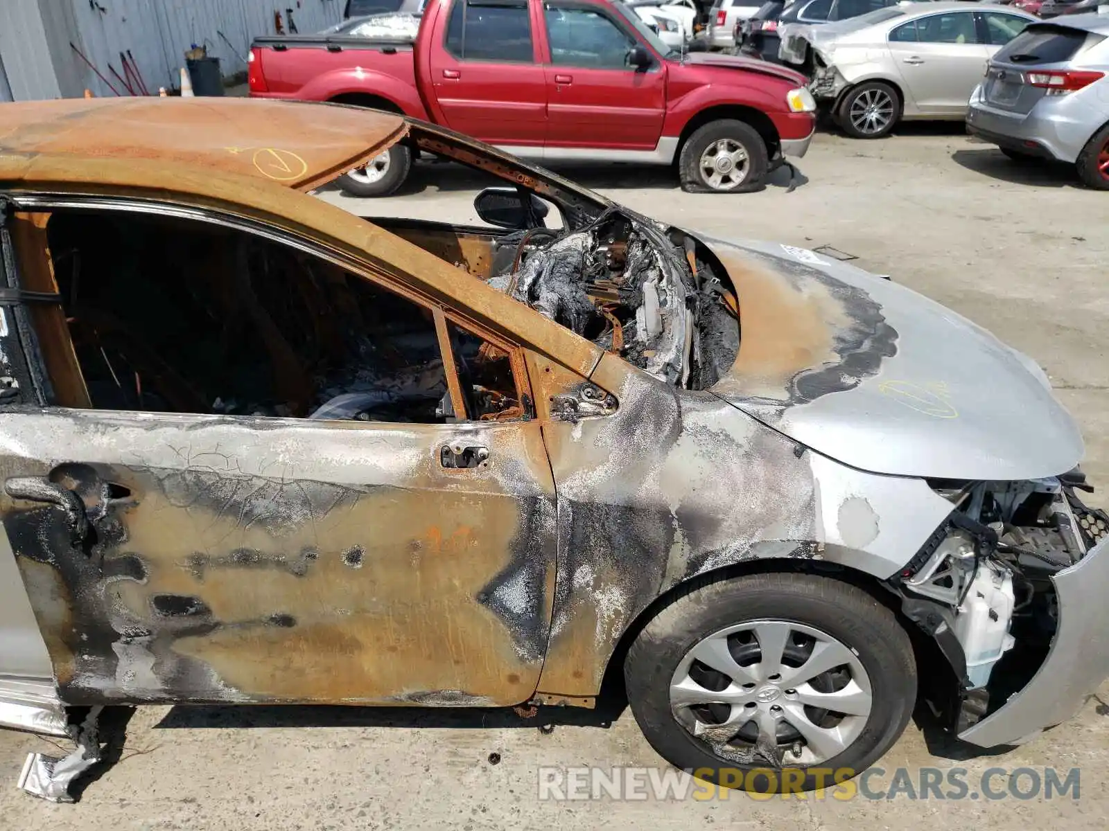 9 Photograph of a damaged car 5YFEPMAE1MP180300 TOYOTA COROLLA 2021