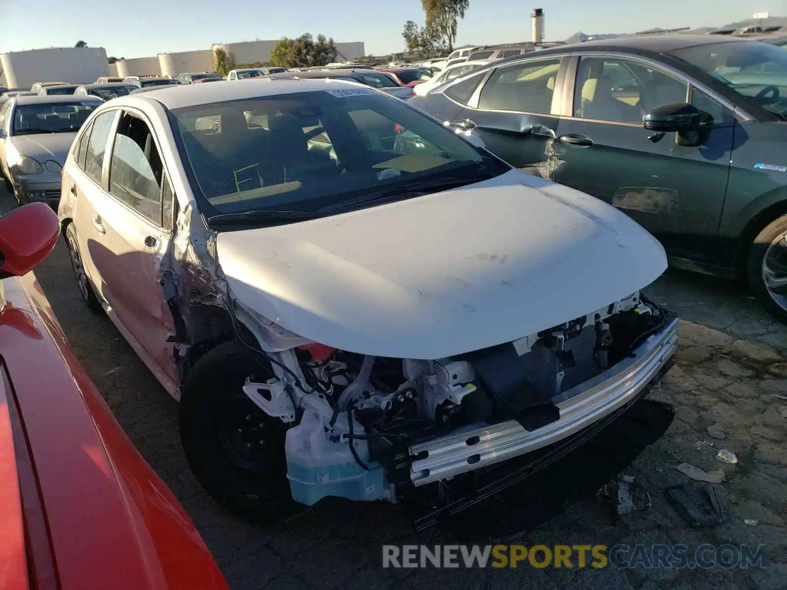 1 Photograph of a damaged car 5YFEPMAE1MP196738 TOYOTA COROLLA 2021