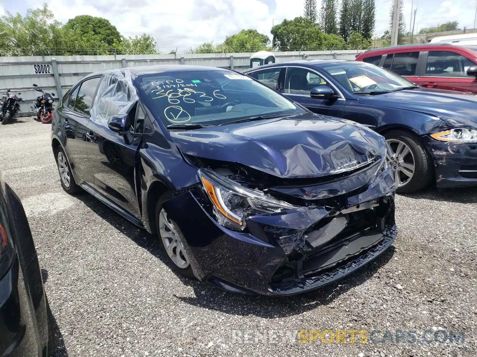 1 Photograph of a damaged car 5YFEPMAE1MP206636 TOYOTA COROLLA 2021