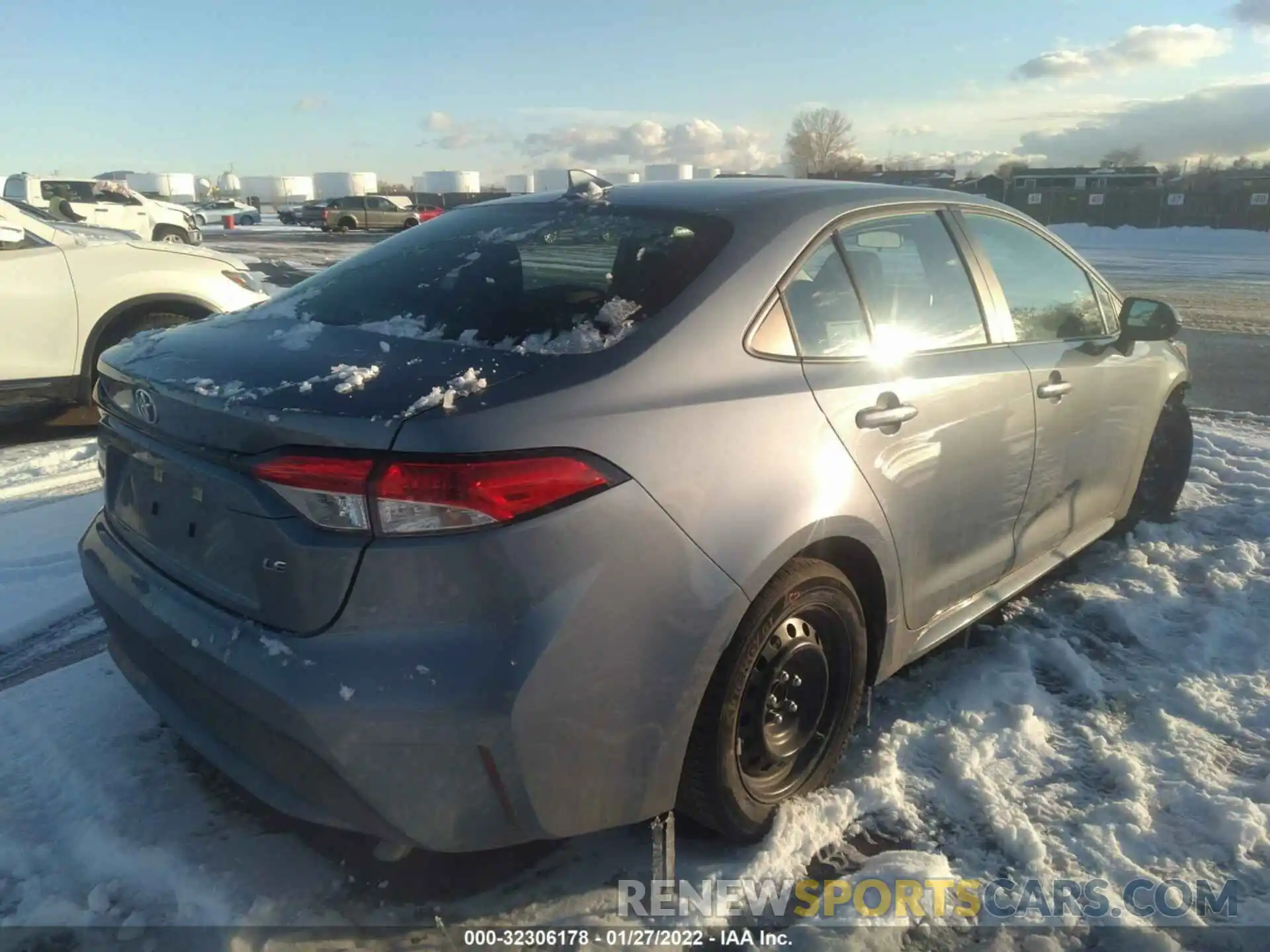 4 Photograph of a damaged car 5YFEPMAE1MP207348 TOYOTA COROLLA 2021