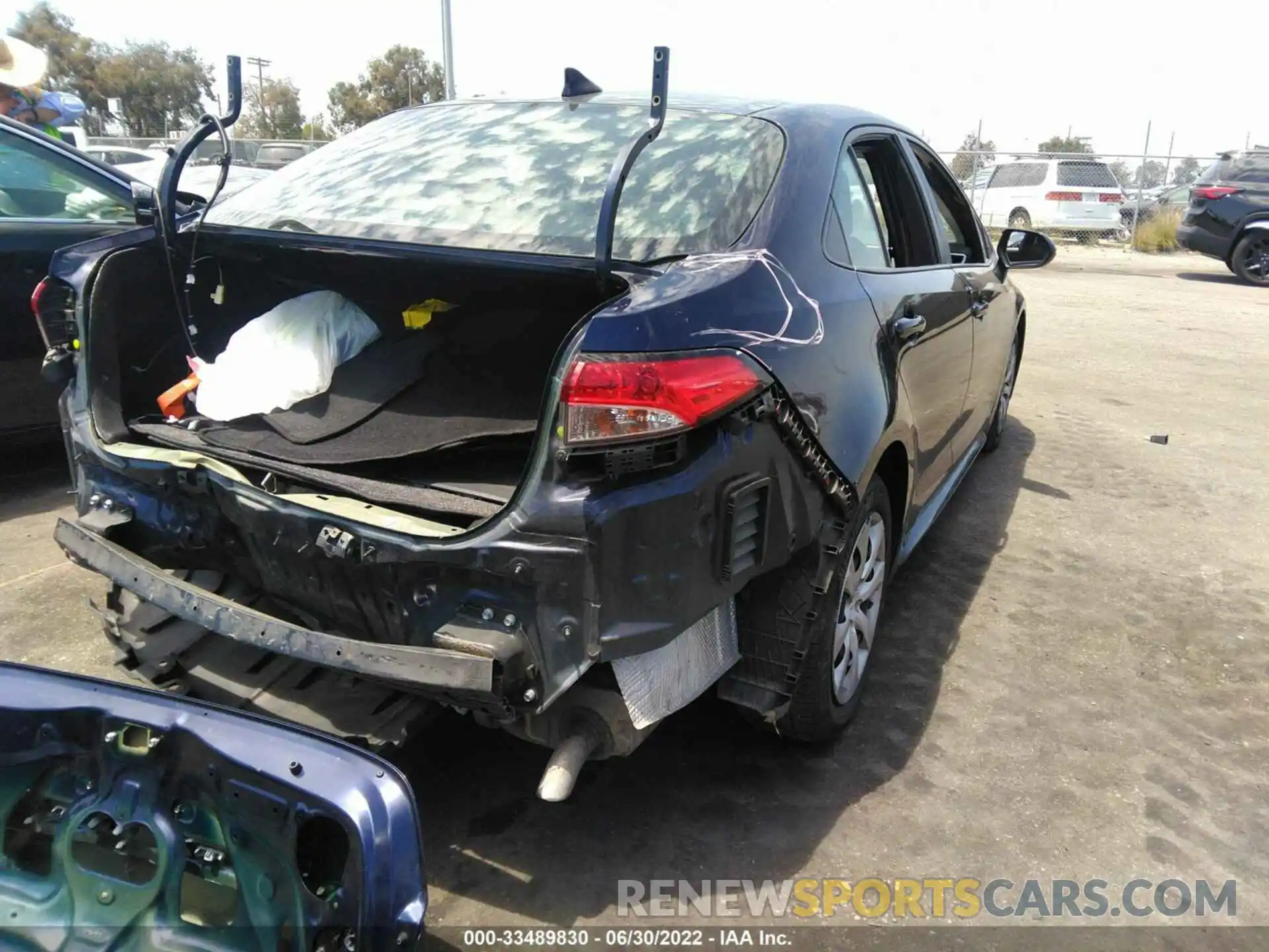 4 Photograph of a damaged car 5YFEPMAE1MP220813 TOYOTA COROLLA 2021