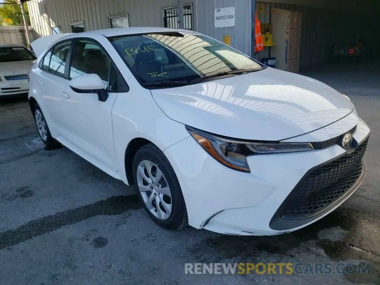 1 Photograph of a damaged car 5YFEPMAE1MP221475 TOYOTA COROLLA 2021