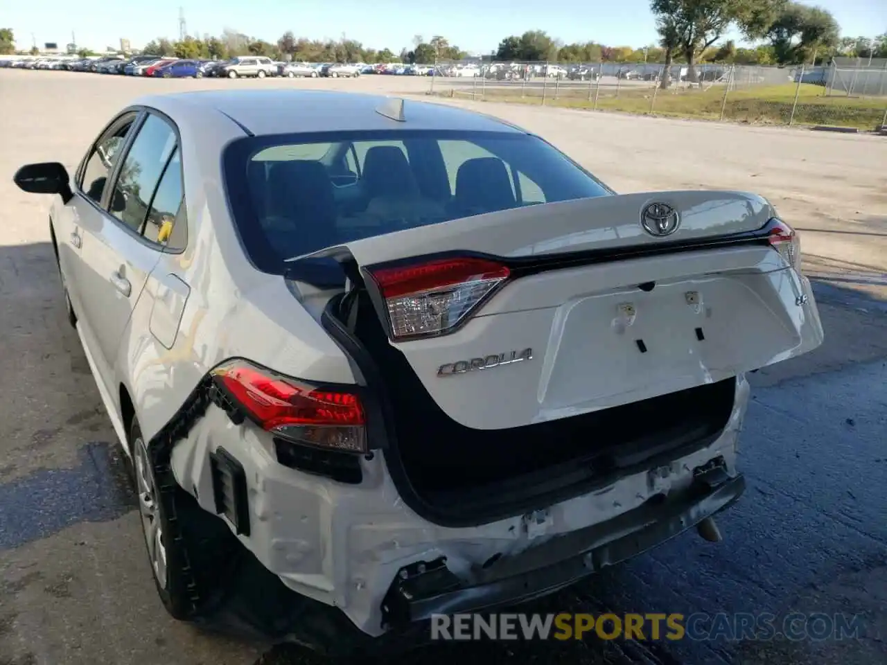 9 Photograph of a damaged car 5YFEPMAE1MP221475 TOYOTA COROLLA 2021