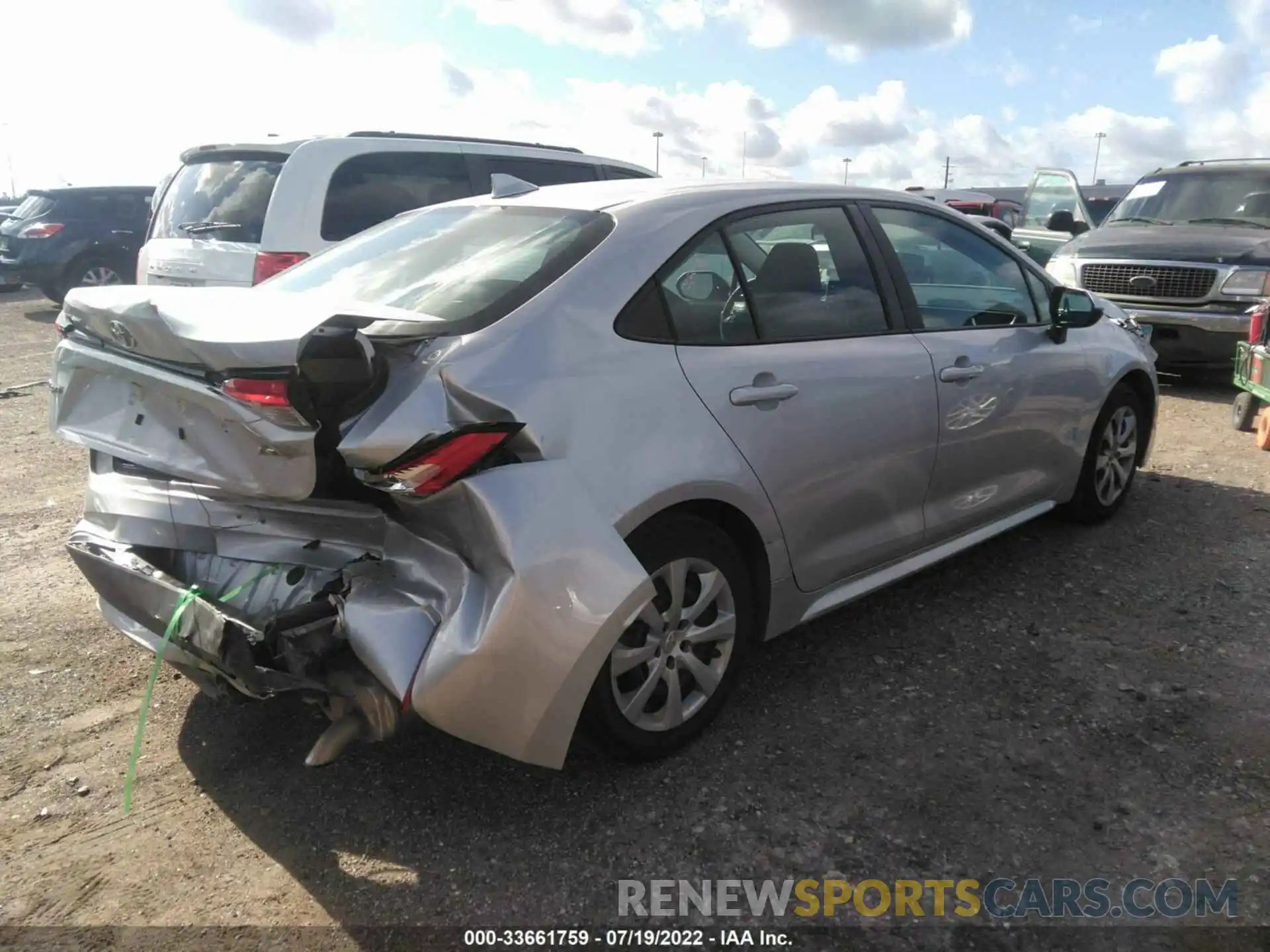 4 Photograph of a damaged car 5YFEPMAE1MP221640 TOYOTA COROLLA 2021