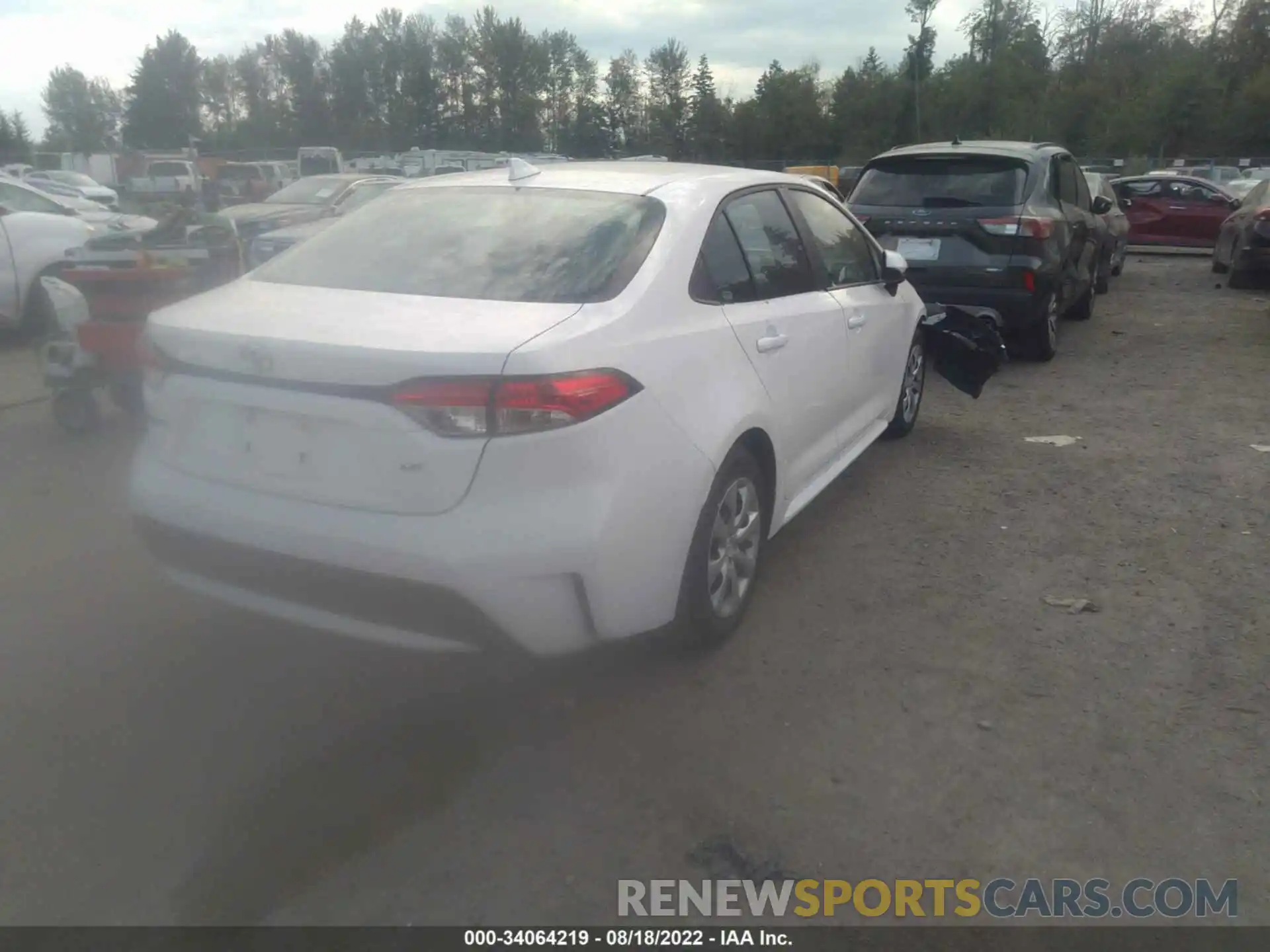 4 Photograph of a damaged car 5YFEPMAE1MP230645 TOYOTA COROLLA 2021