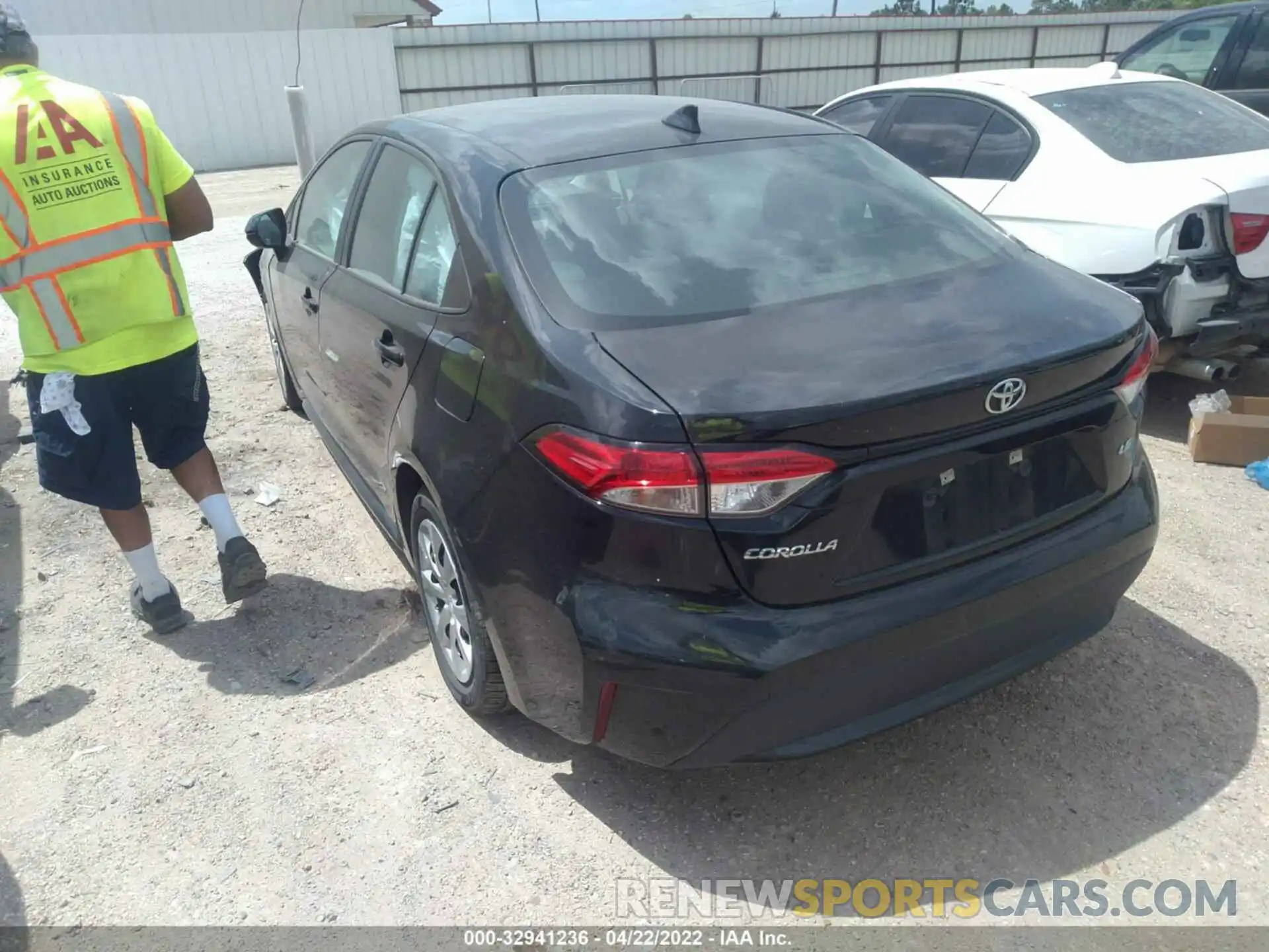 3 Photograph of a damaged car 5YFEPMAE1MP232833 TOYOTA COROLLA 2021