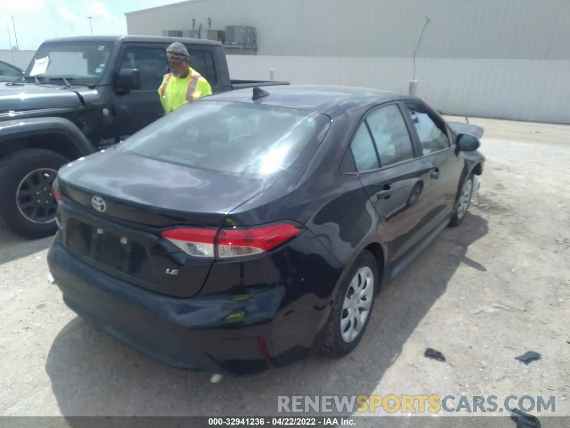 4 Photograph of a damaged car 5YFEPMAE1MP232833 TOYOTA COROLLA 2021