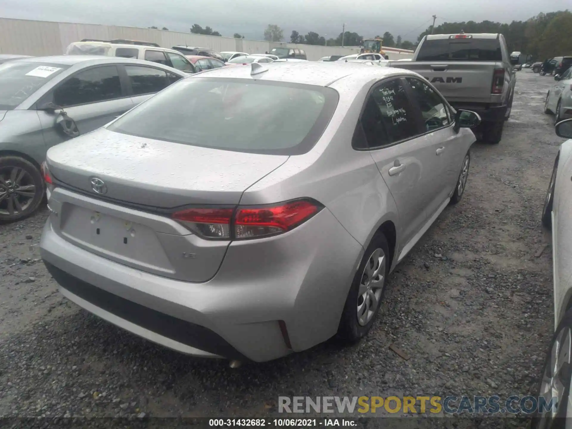 4 Photograph of a damaged car 5YFEPMAE1MP234310 TOYOTA COROLLA 2021