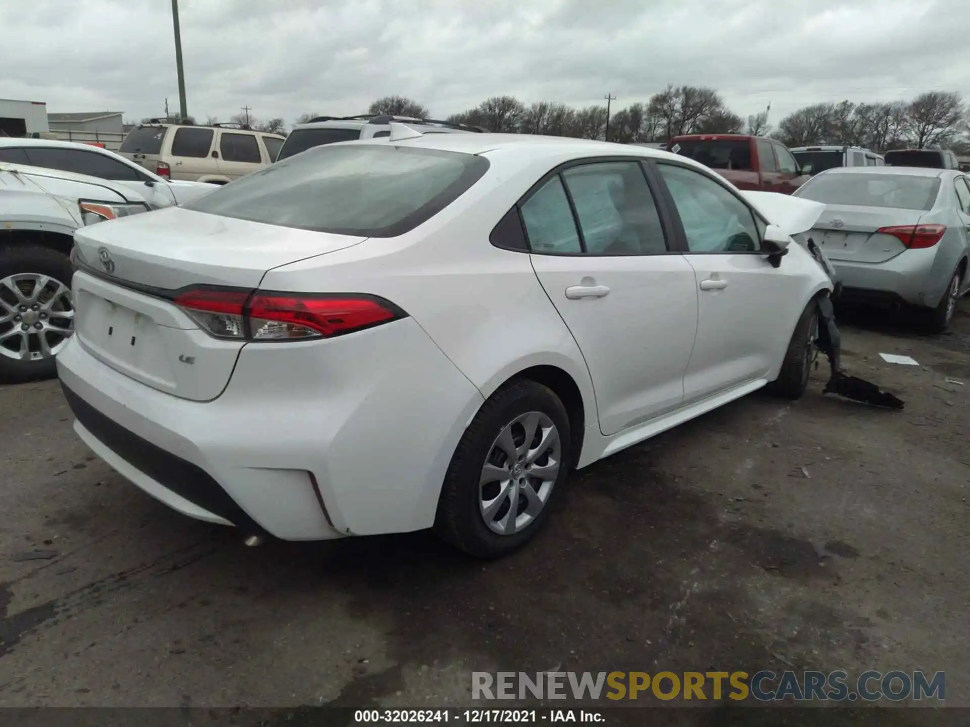 4 Photograph of a damaged car 5YFEPMAE1MP235392 TOYOTA COROLLA 2021