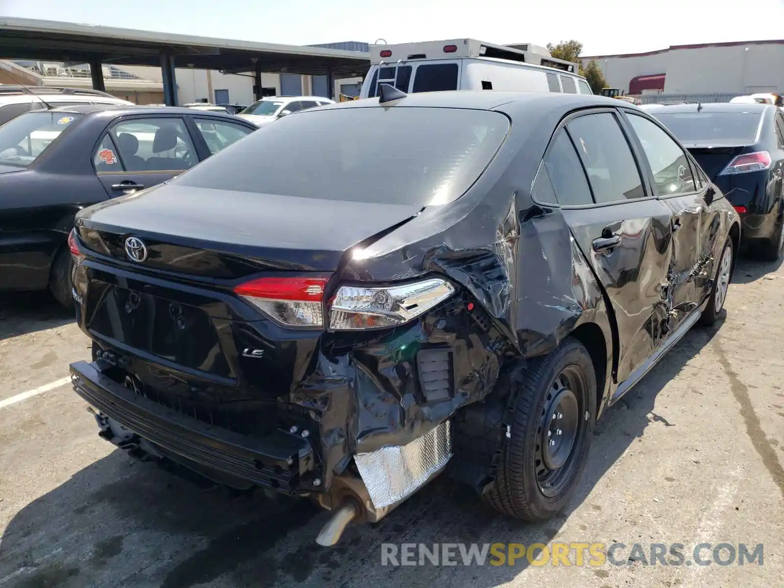 4 Photograph of a damaged car 5YFEPMAE1MP236185 TOYOTA COROLLA 2021