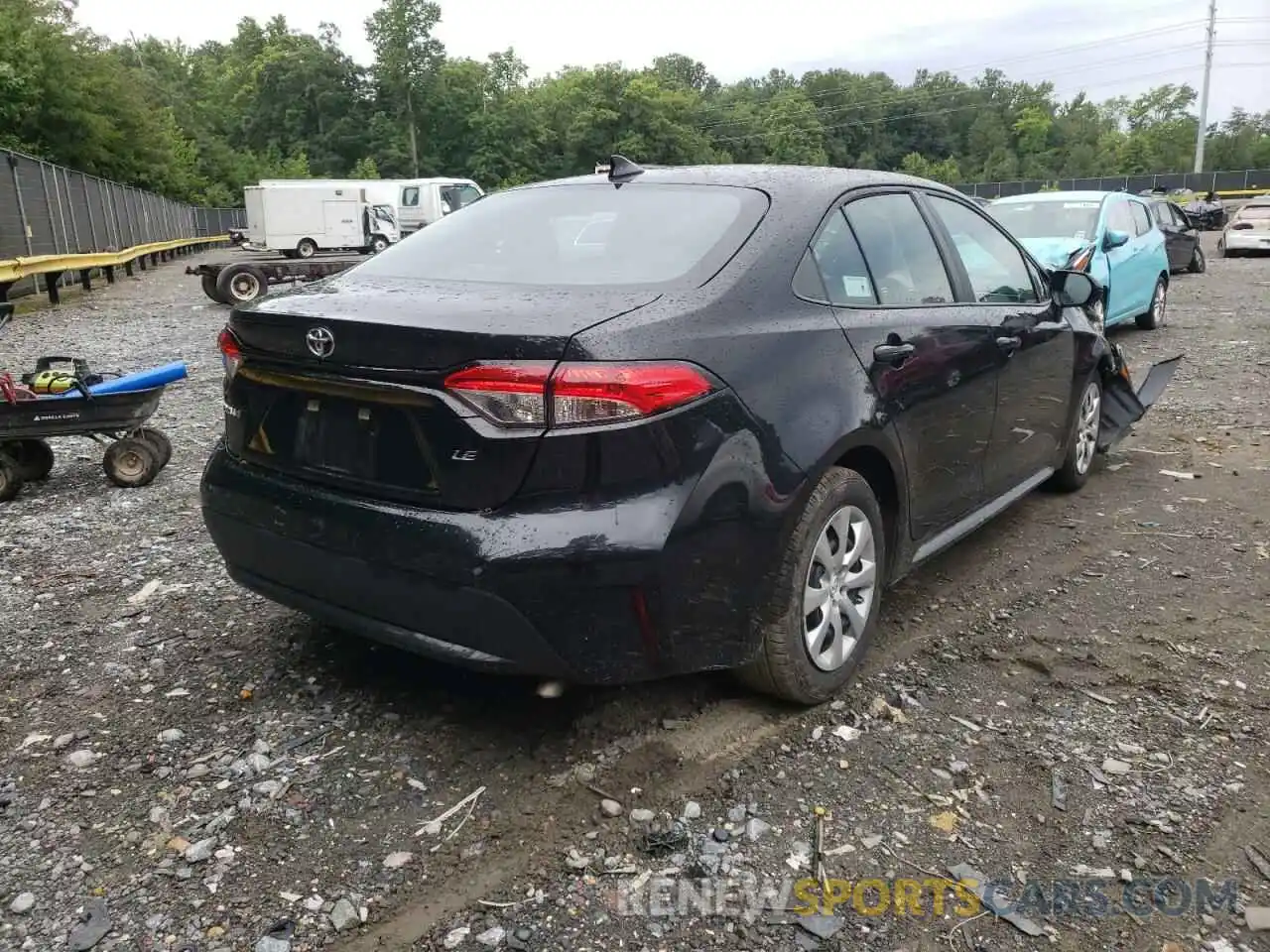 4 Photograph of a damaged car 5YFEPMAE1MP238003 TOYOTA COROLLA 2021