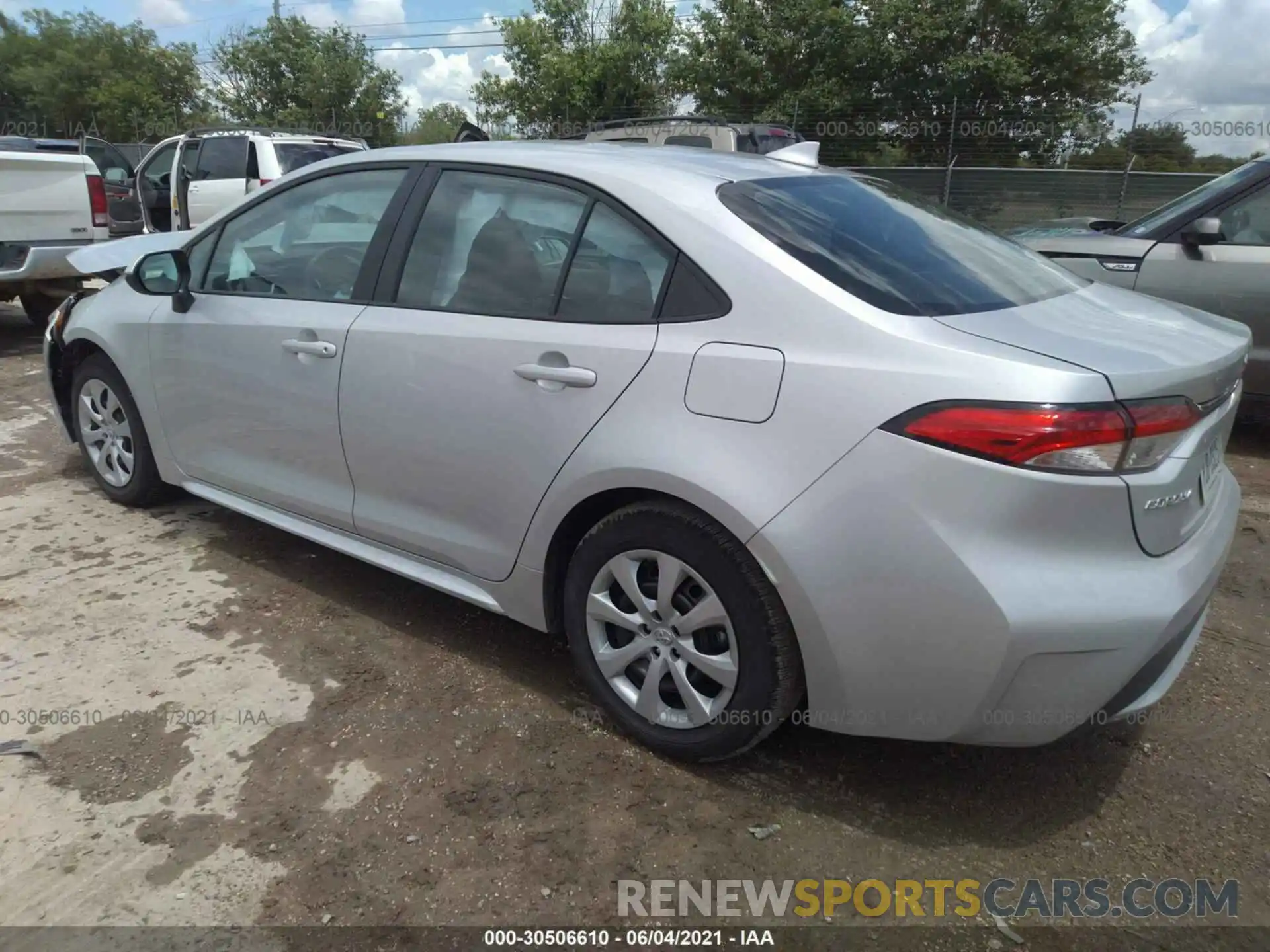 3 Photograph of a damaged car 5YFEPMAE1MP242732 TOYOTA COROLLA 2021