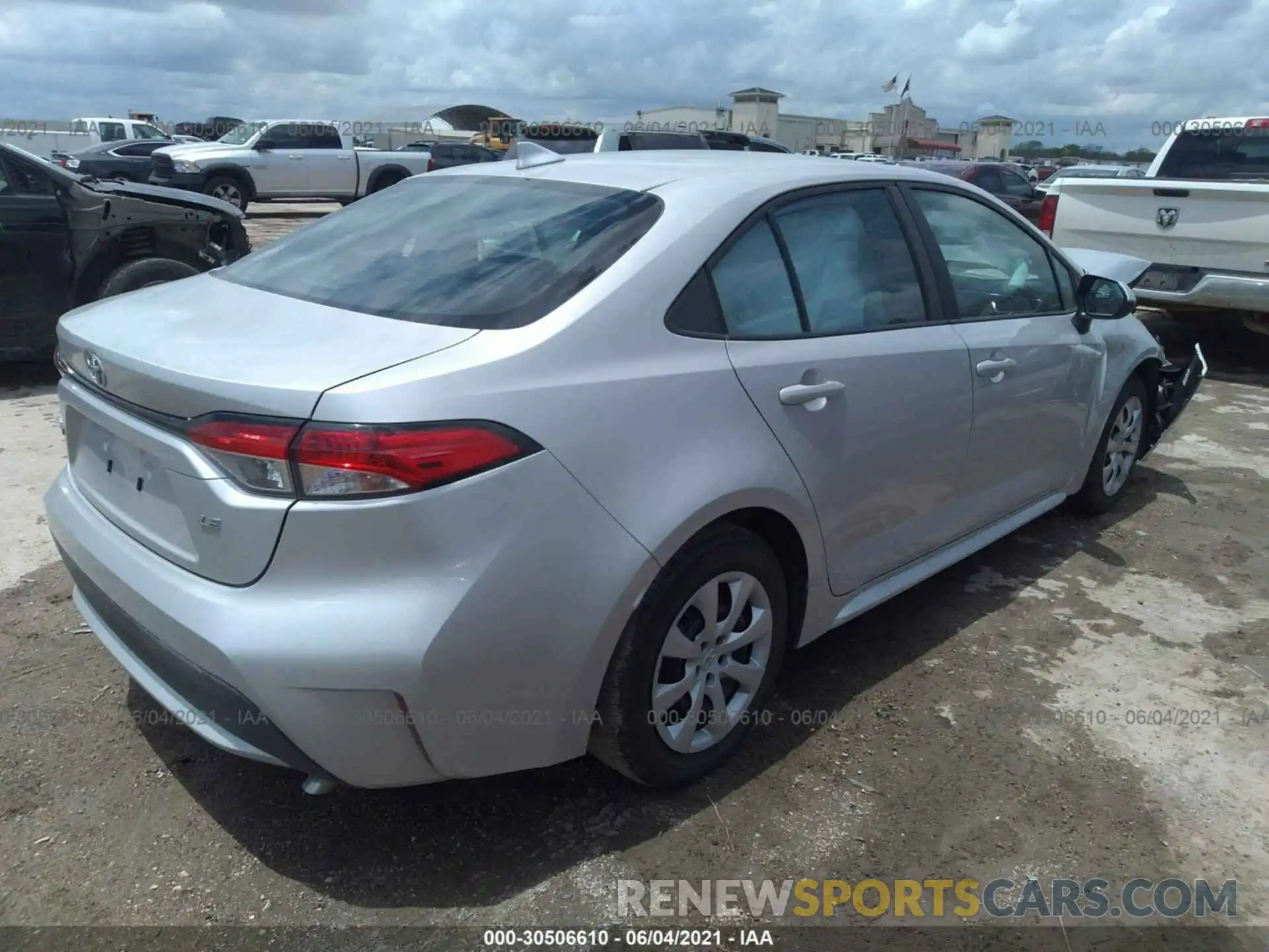 4 Photograph of a damaged car 5YFEPMAE1MP242732 TOYOTA COROLLA 2021