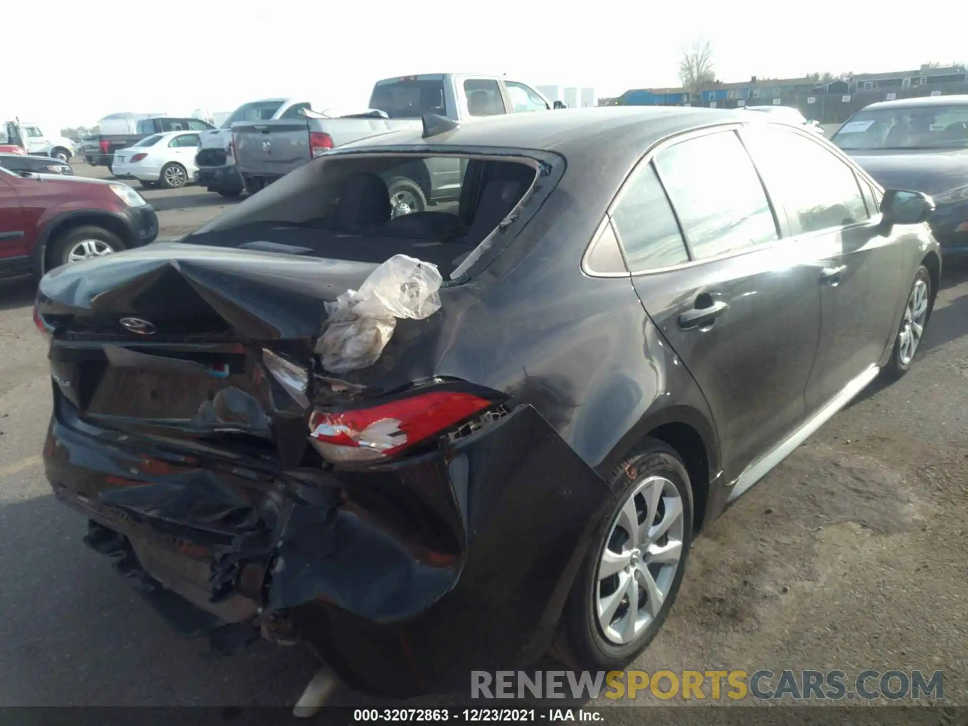 4 Photograph of a damaged car 5YFEPMAE1MP246523 TOYOTA COROLLA 2021